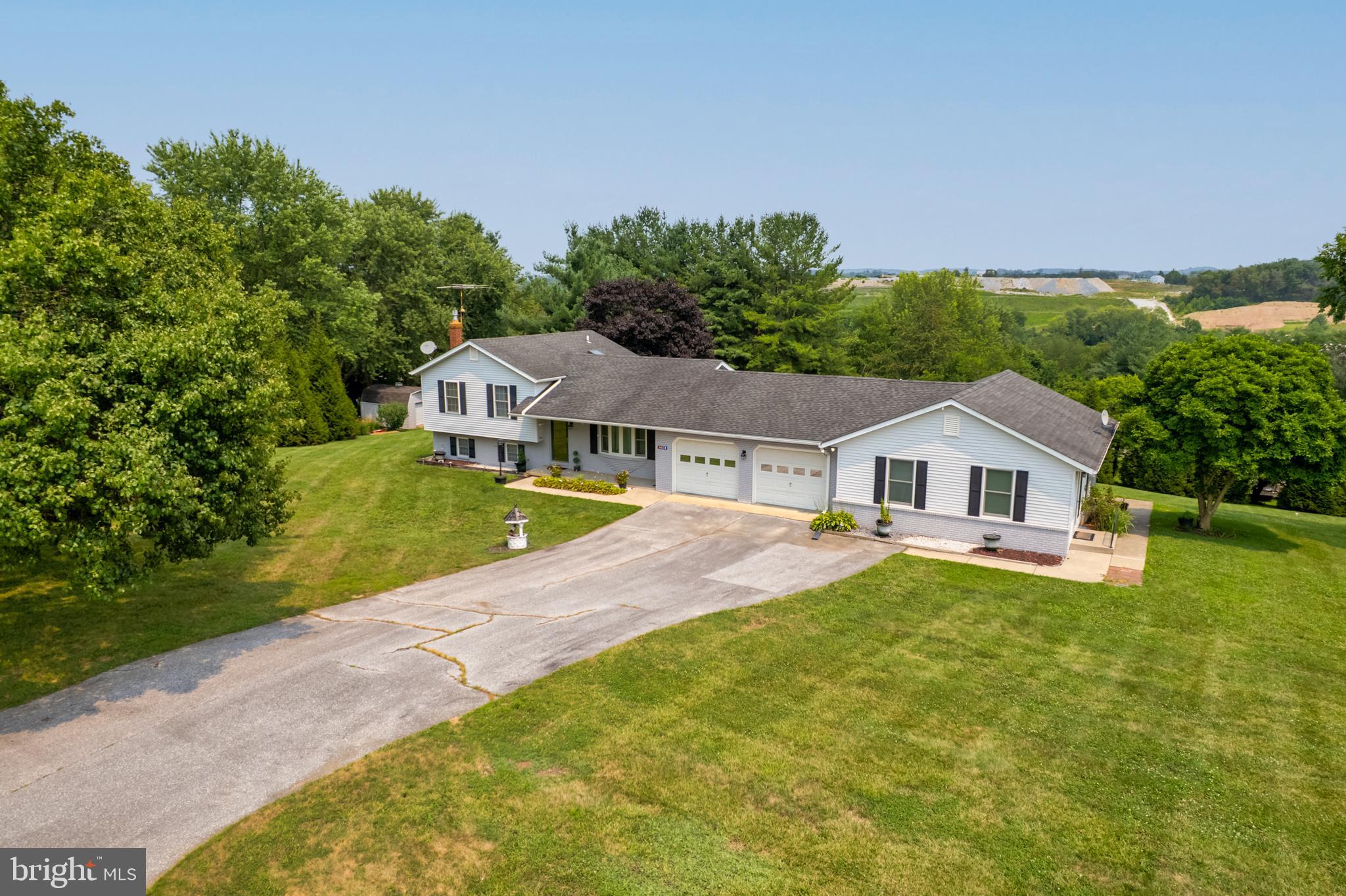 WALNUT HILL - Residential