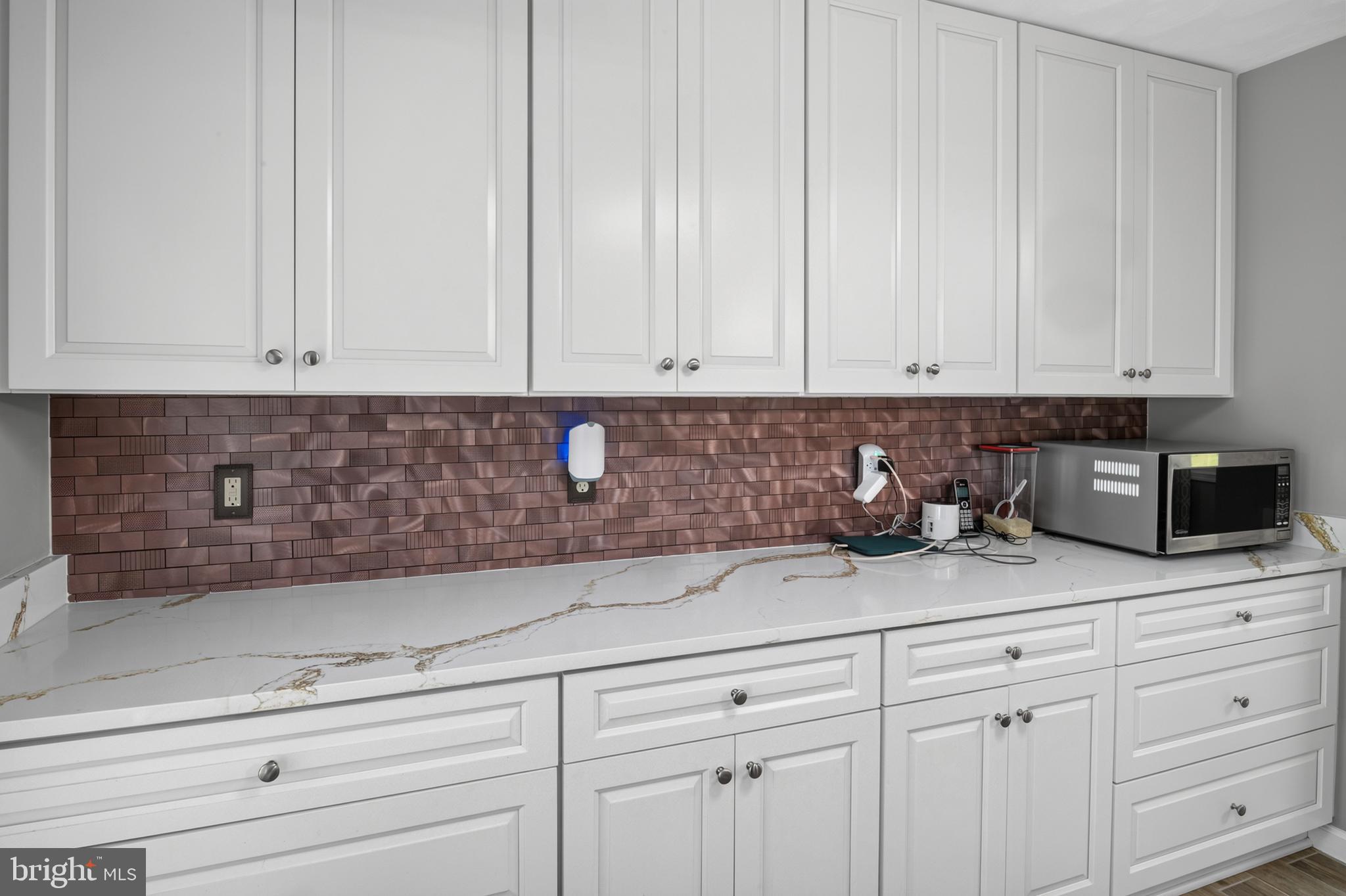 WALNUT HILL - Residential