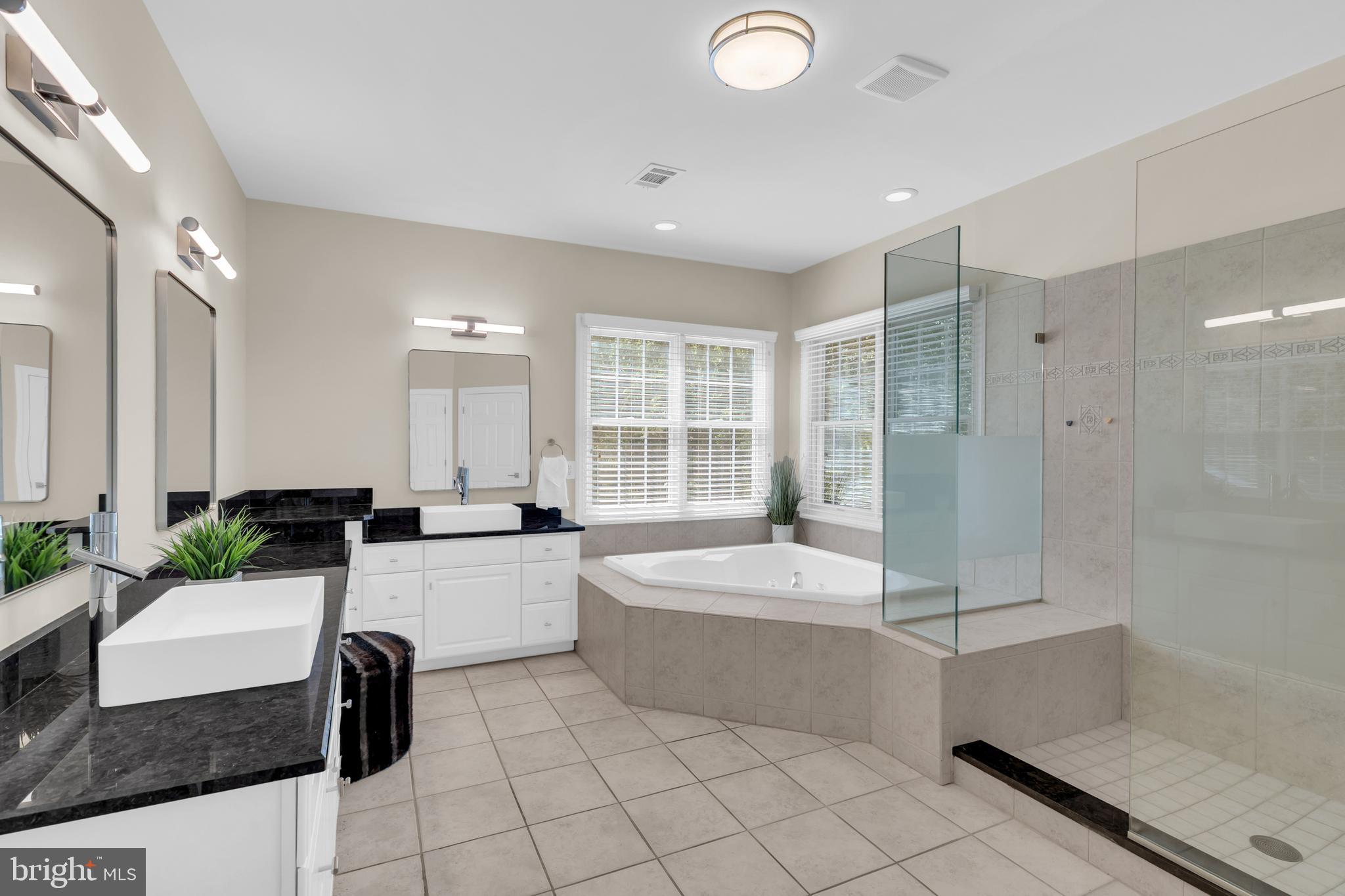 HOLLY PARK - Residential