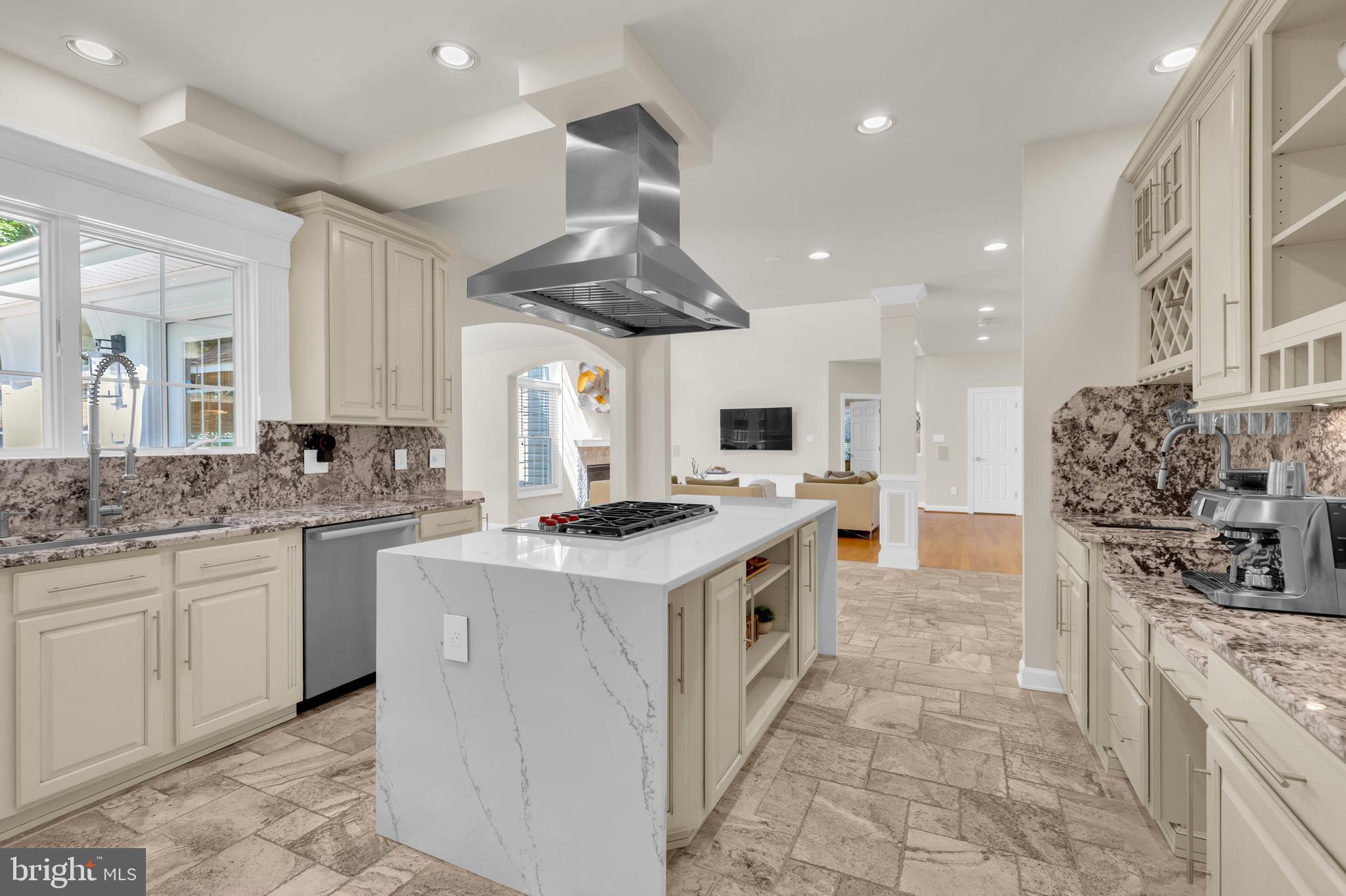 HOLLY PARK - Residential