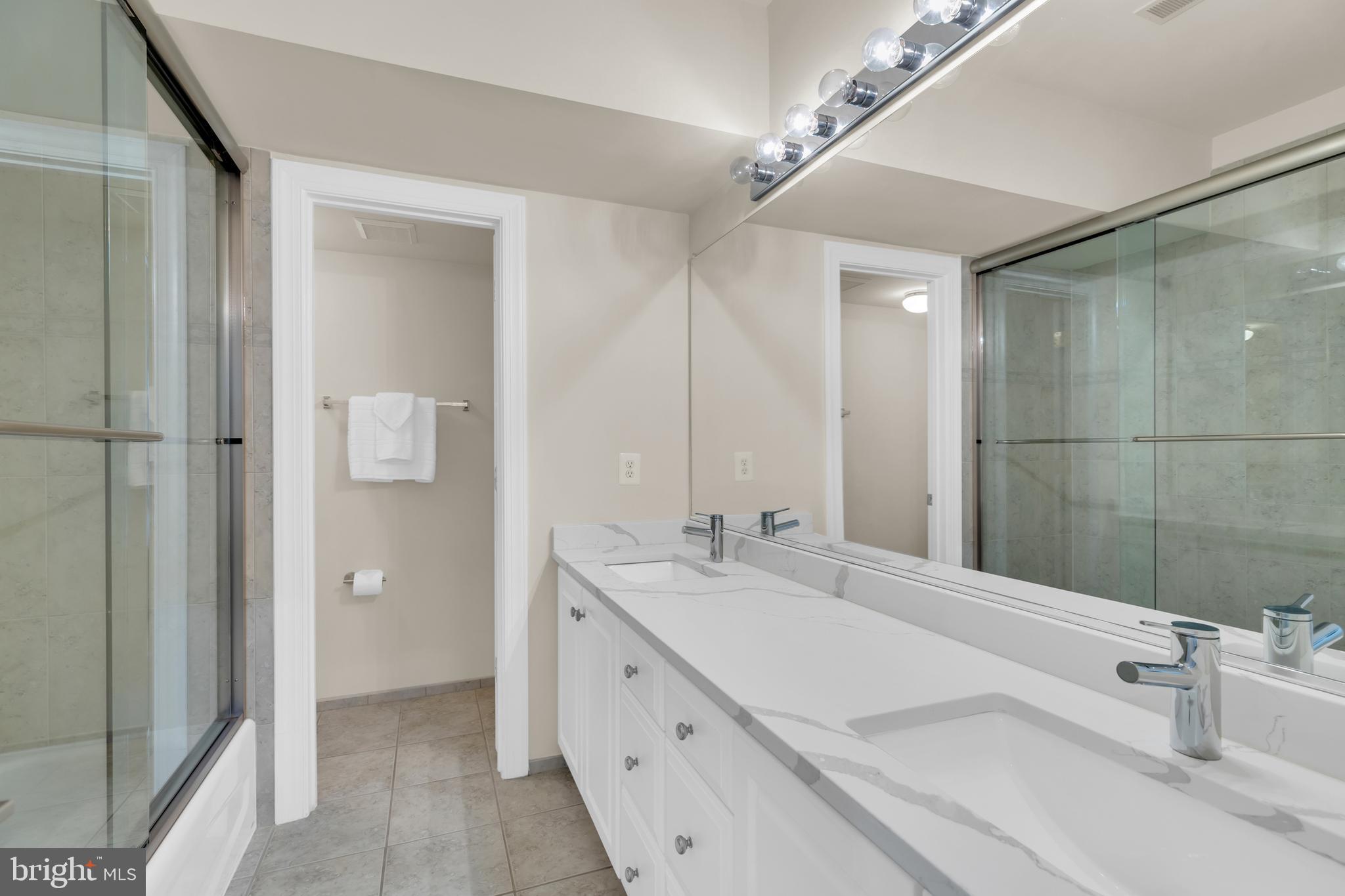 HOLLY PARK - Residential