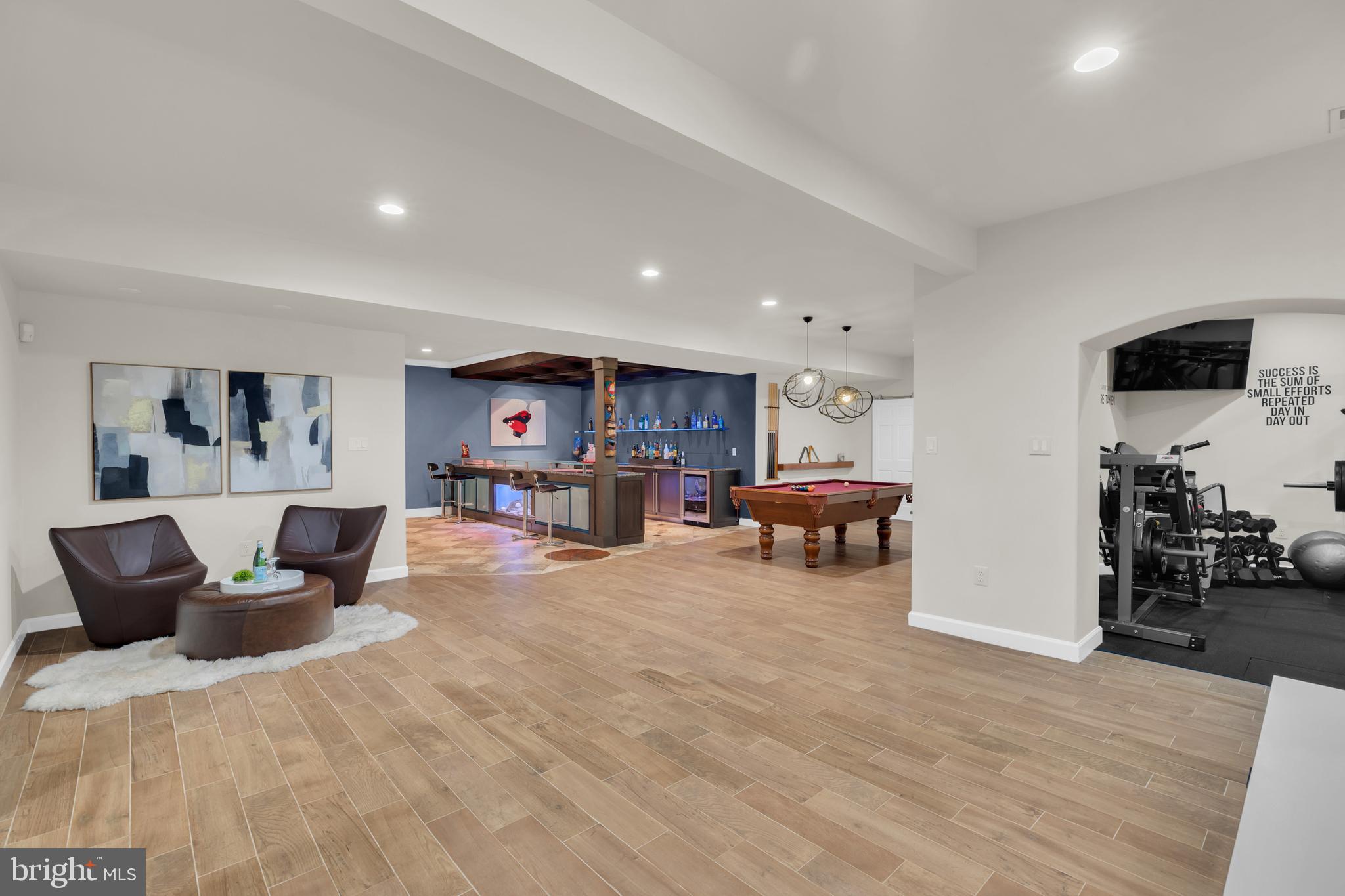 HOLLY PARK - Residential
