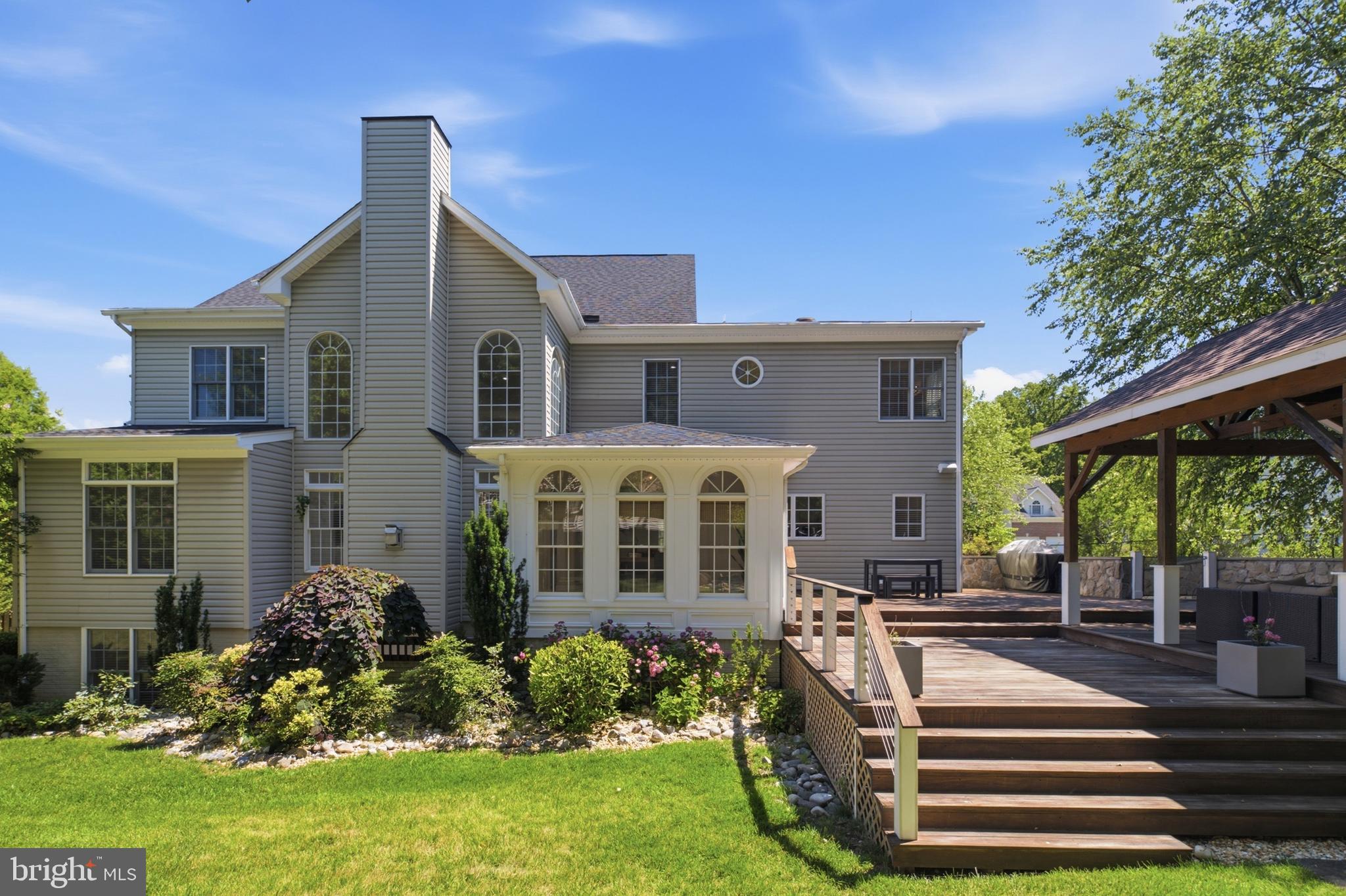 HOLLY PARK - Residential
