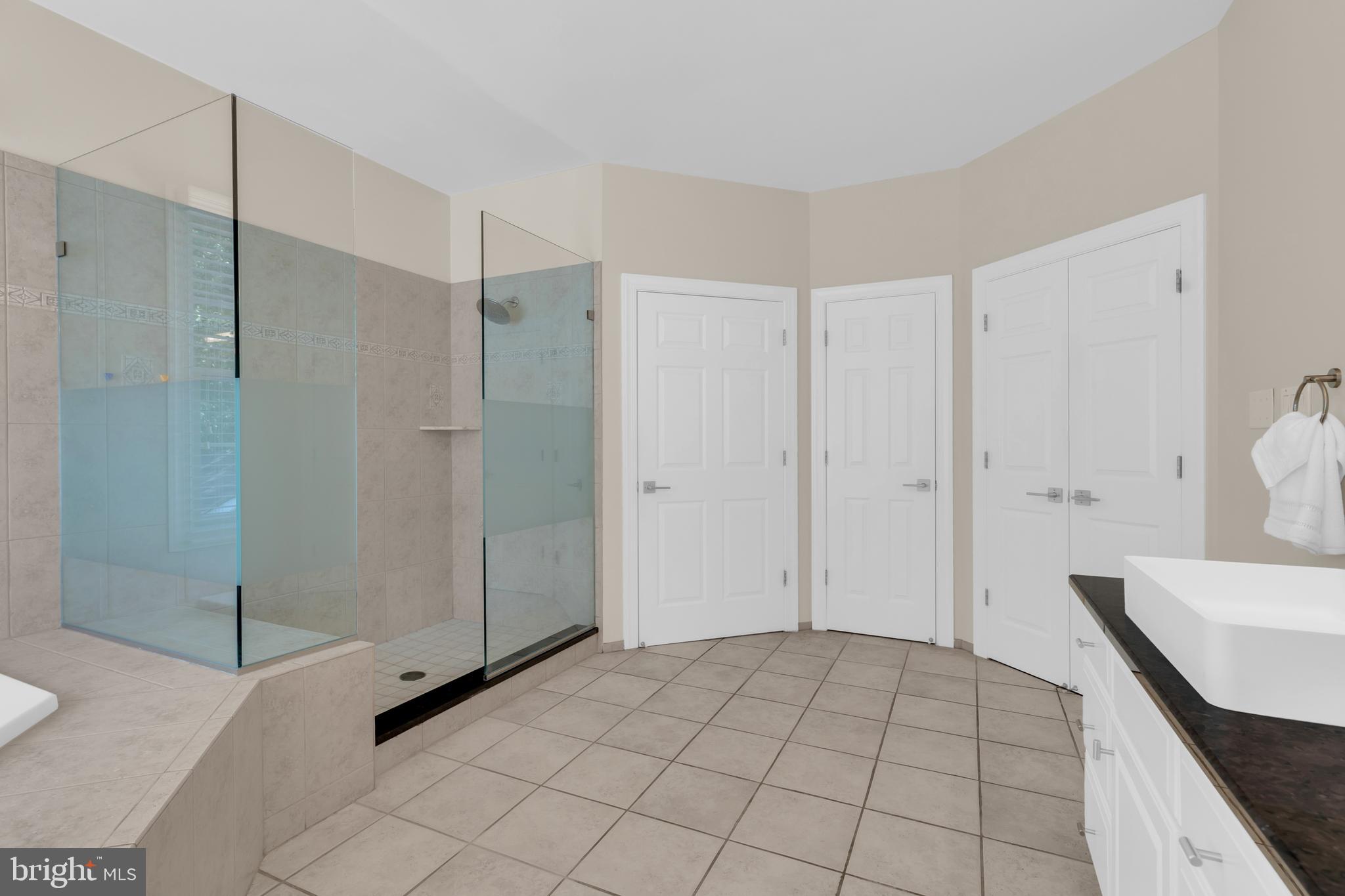 HOLLY PARK - Residential