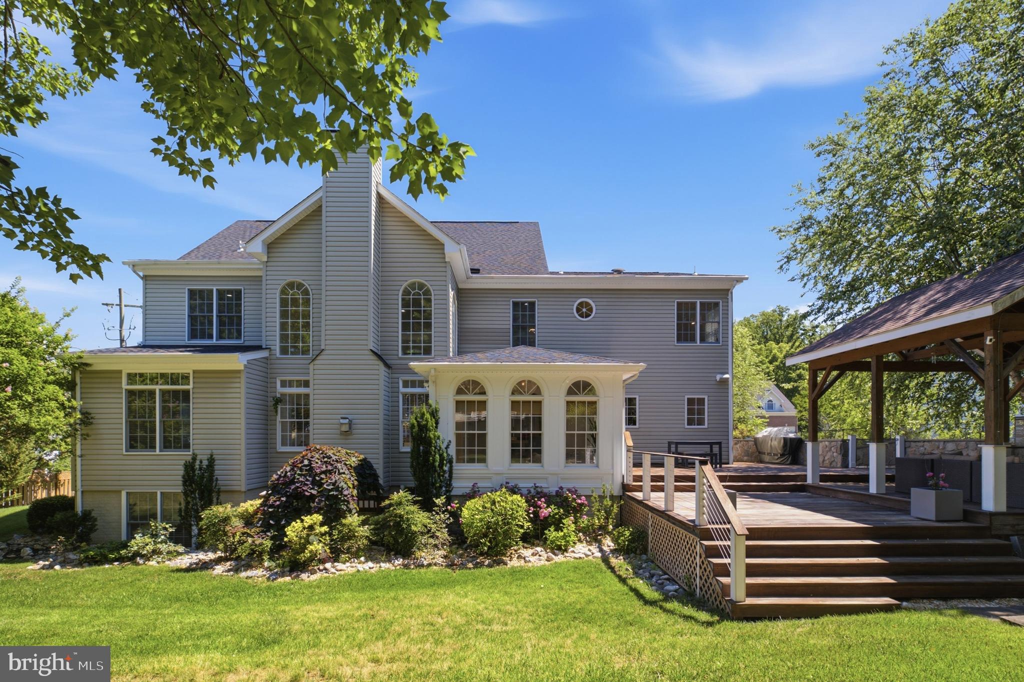 HOLLY PARK - Residential