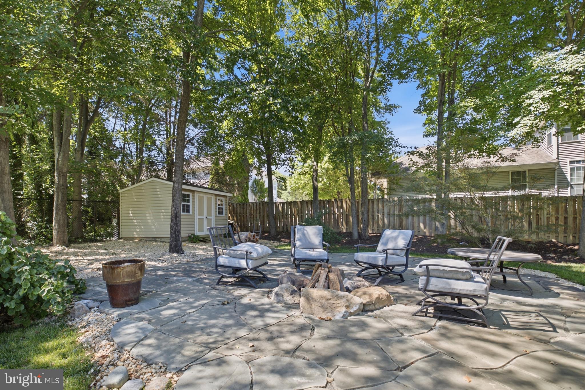 HOLLY PARK - Residential