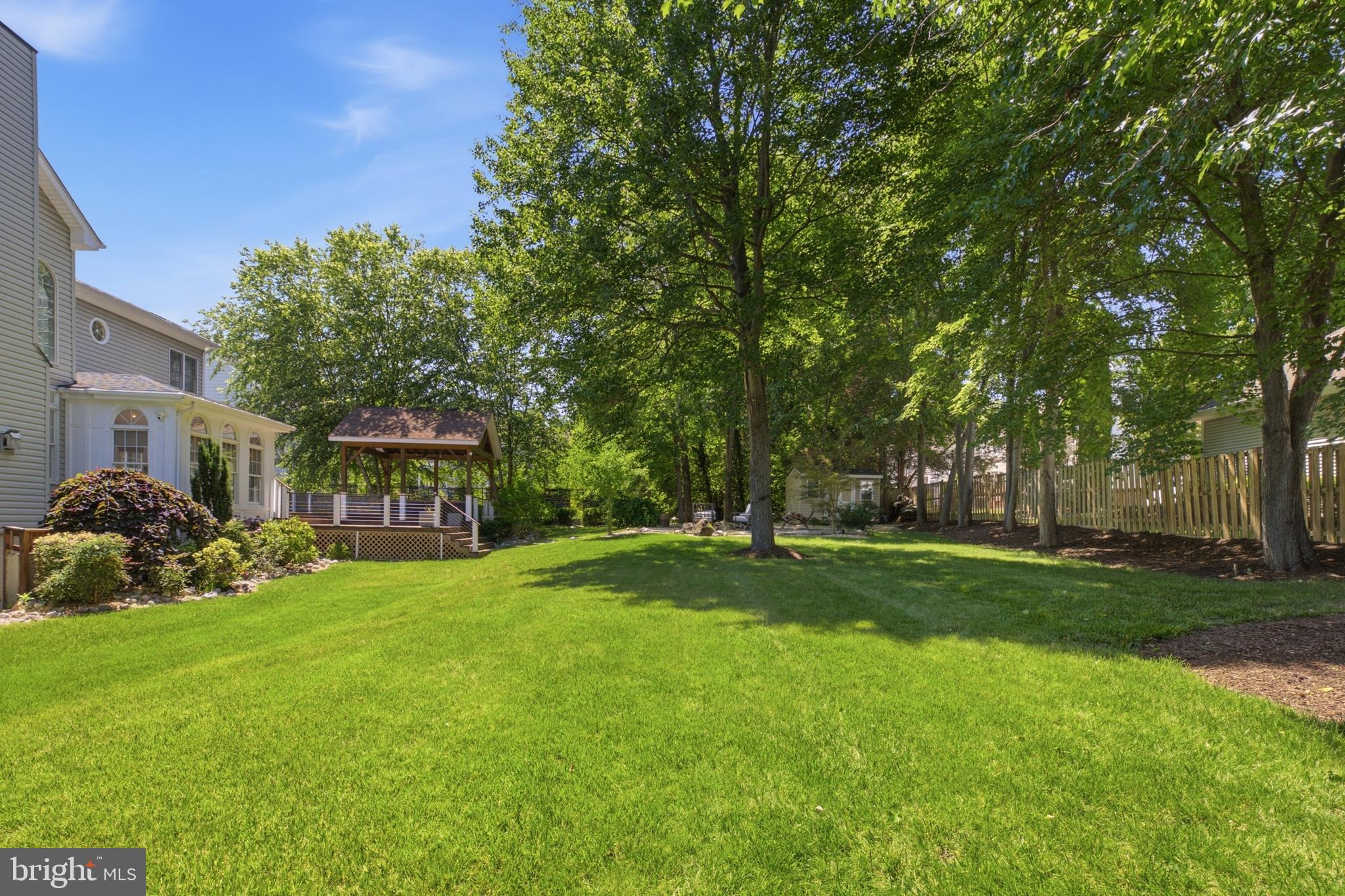 HOLLY PARK - Residential