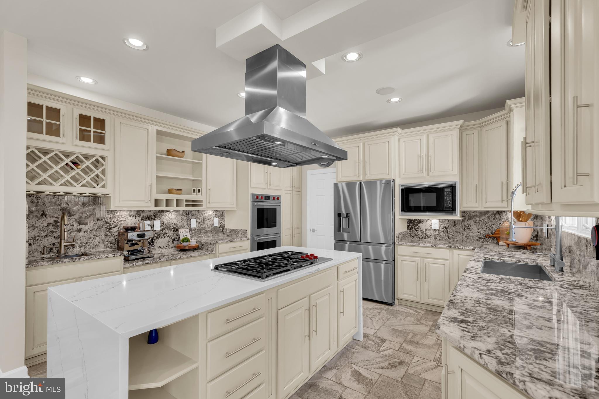 HOLLY PARK - Residential