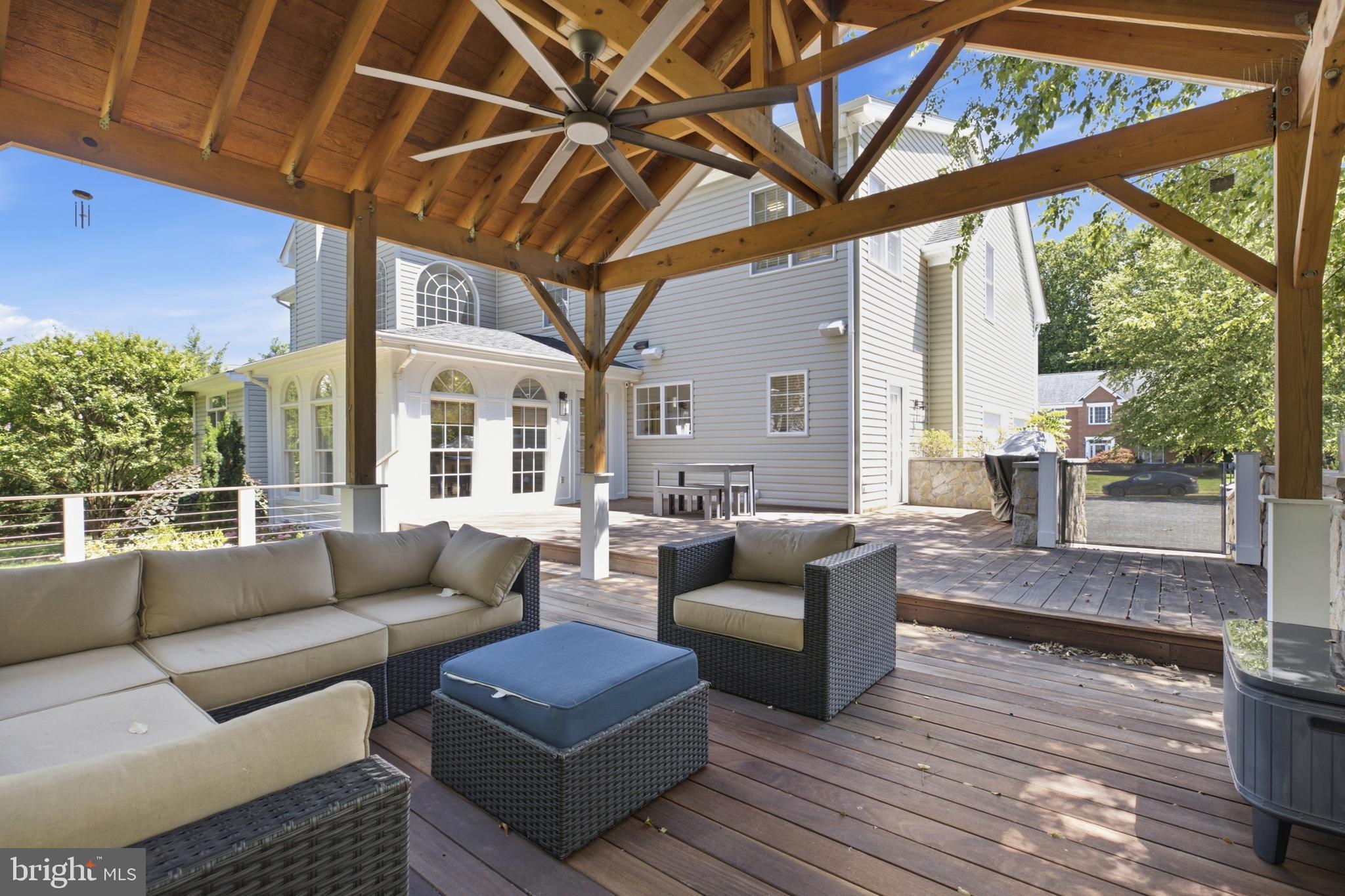 HOLLY PARK - Residential