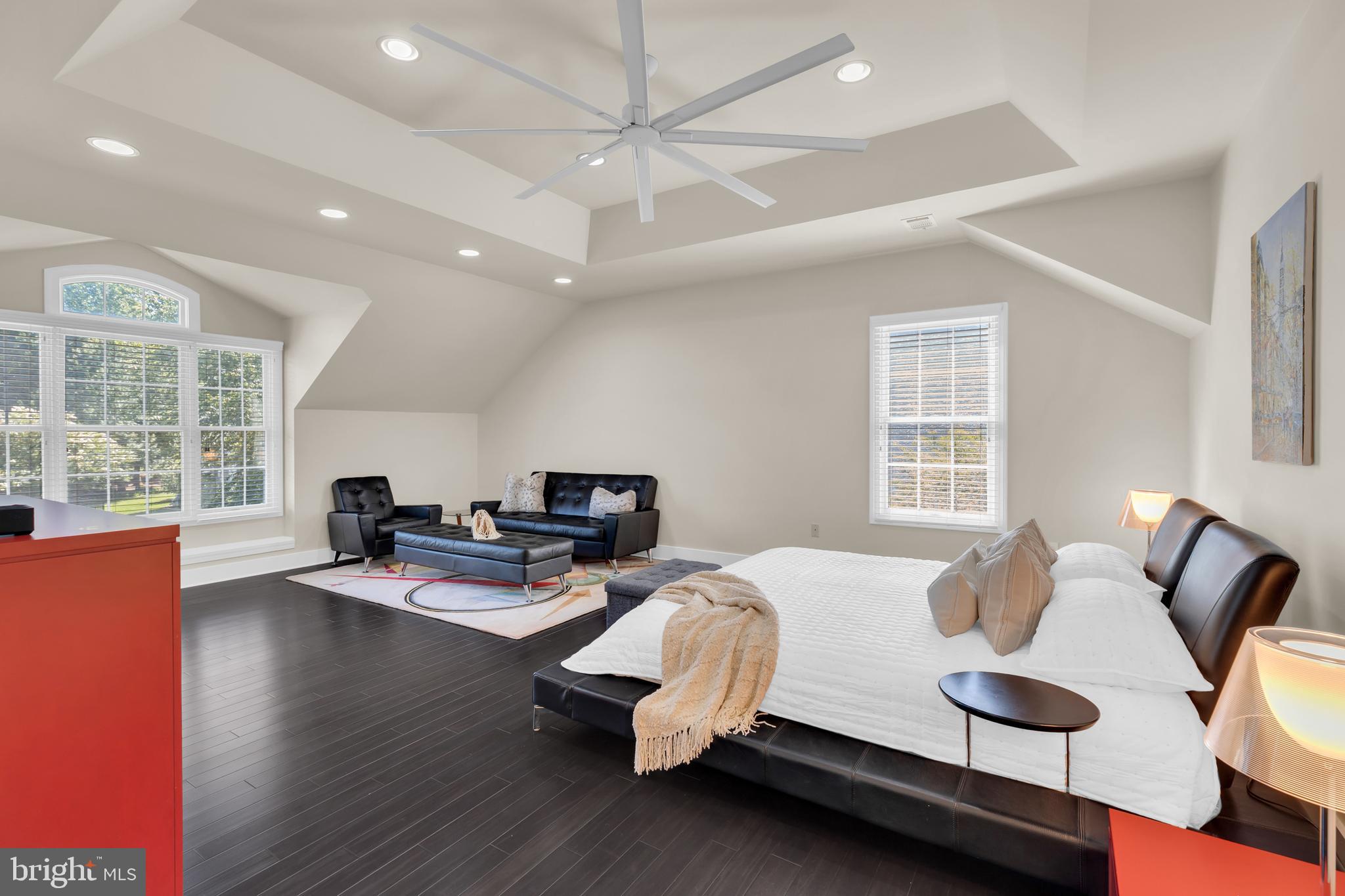 HOLLY PARK - Residential
