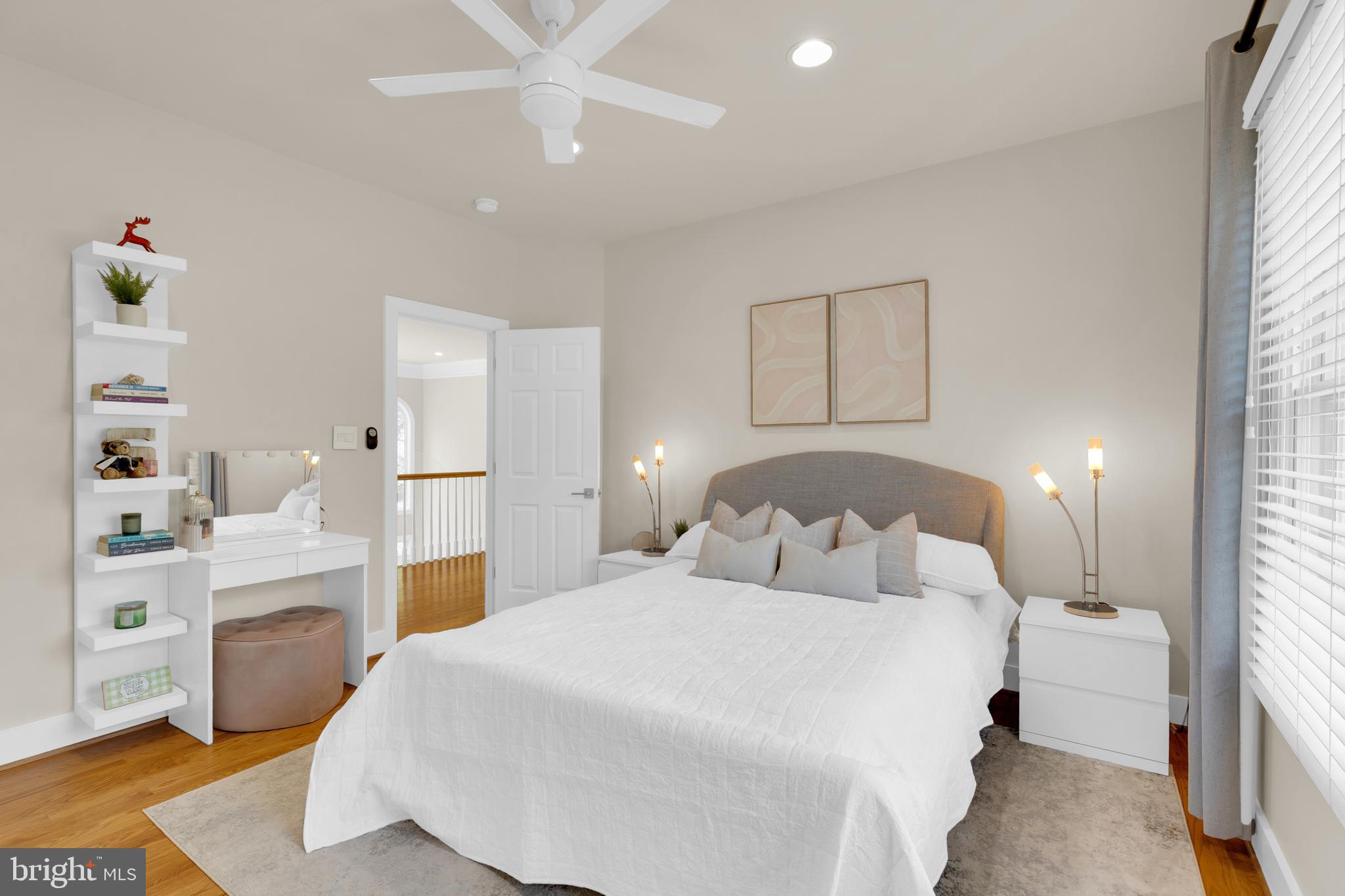 HOLLY PARK - Residential