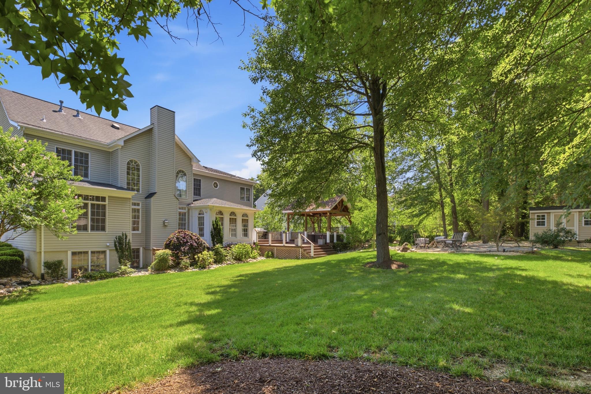 HOLLY PARK - Residential