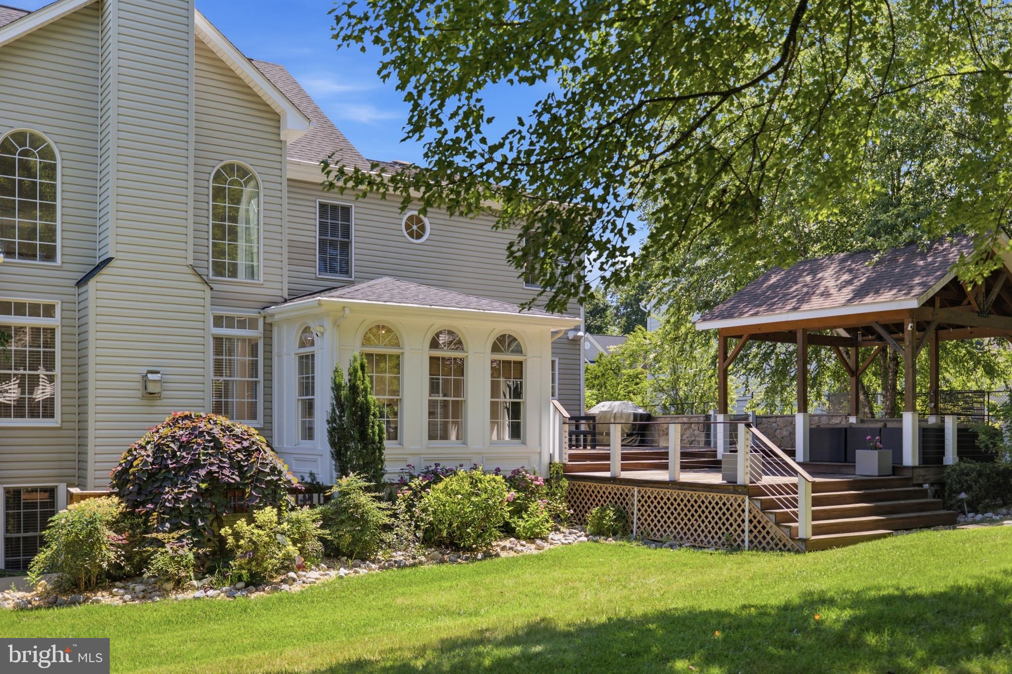 HOLLY PARK - Residential