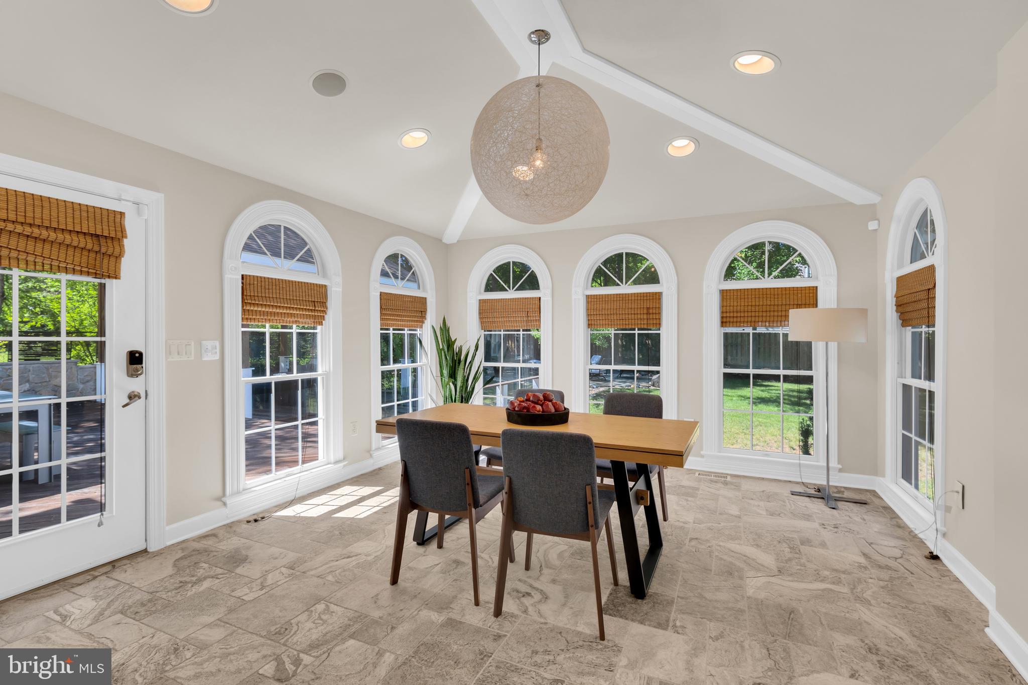 HOLLY PARK - Residential