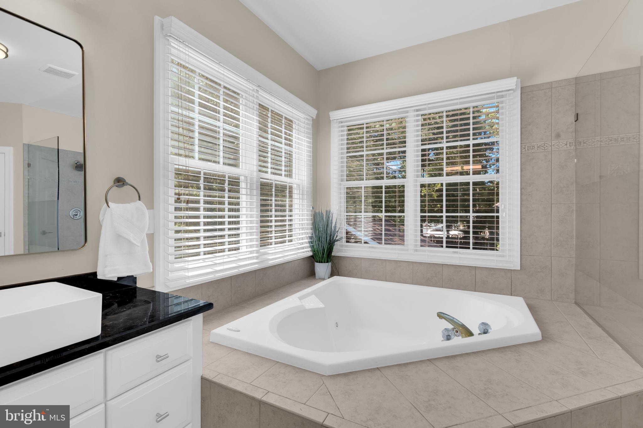 HOLLY PARK - Residential