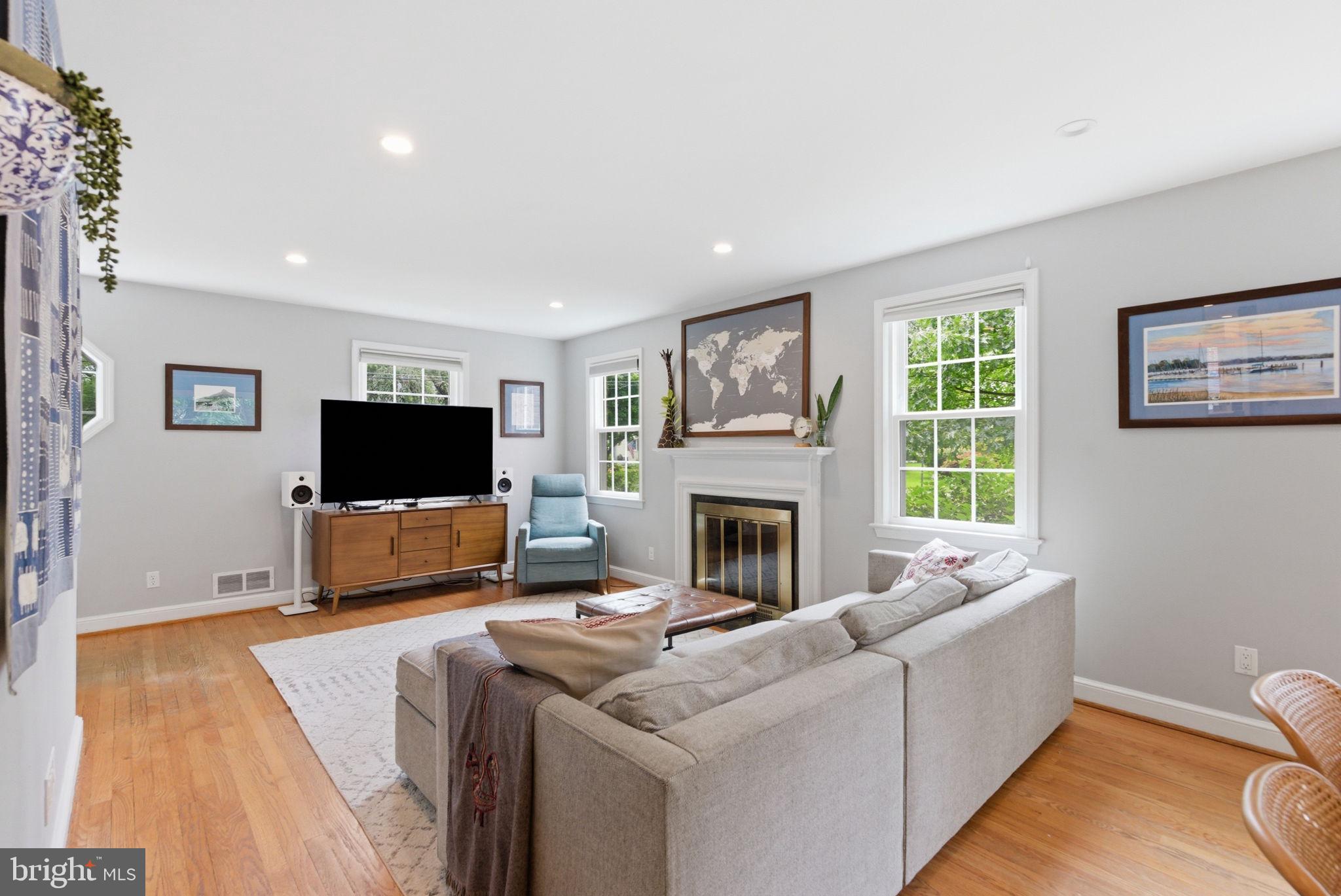 WOODSIDE FOREST - Residential