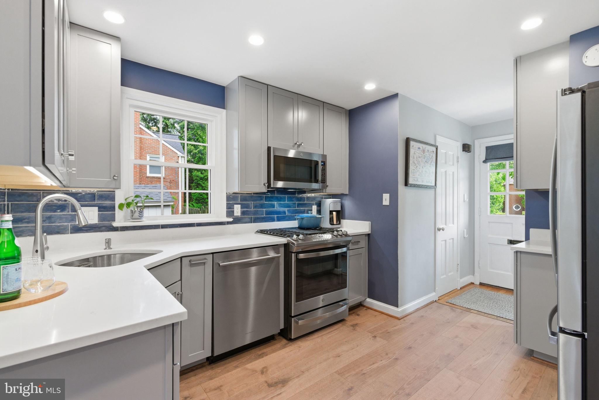 WOODSIDE FOREST - Residential