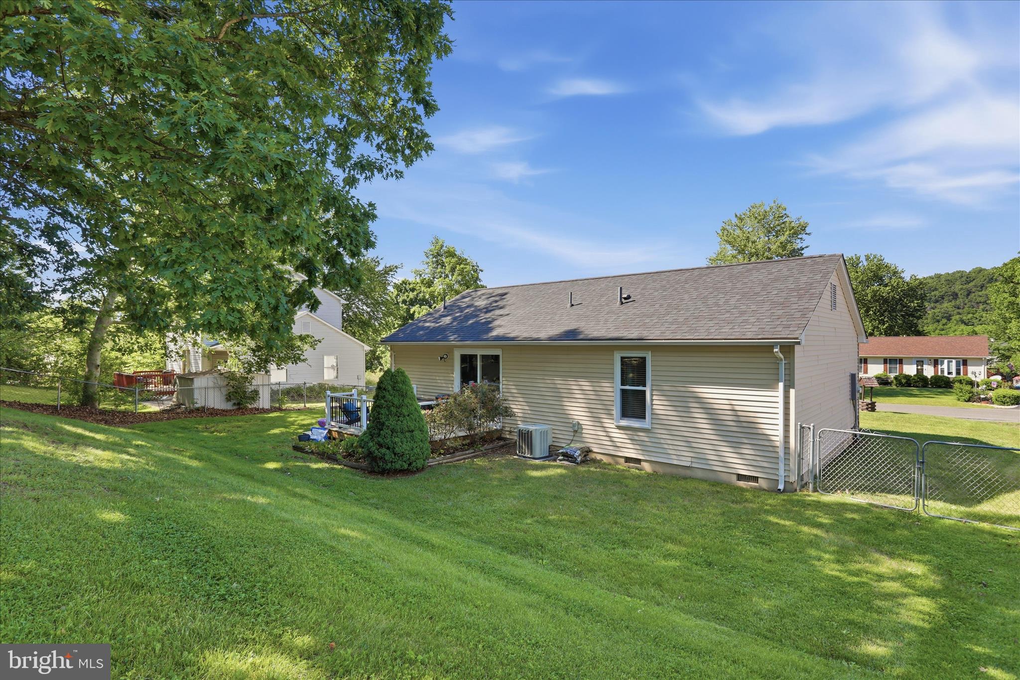HENSEL STONE WOODS - Residential