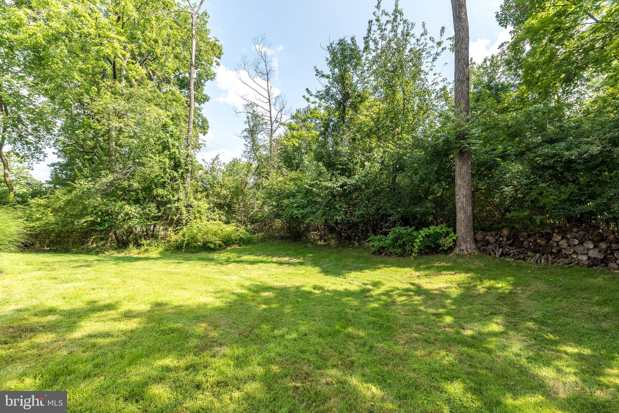 GWYNEDD KNOLL - Residential