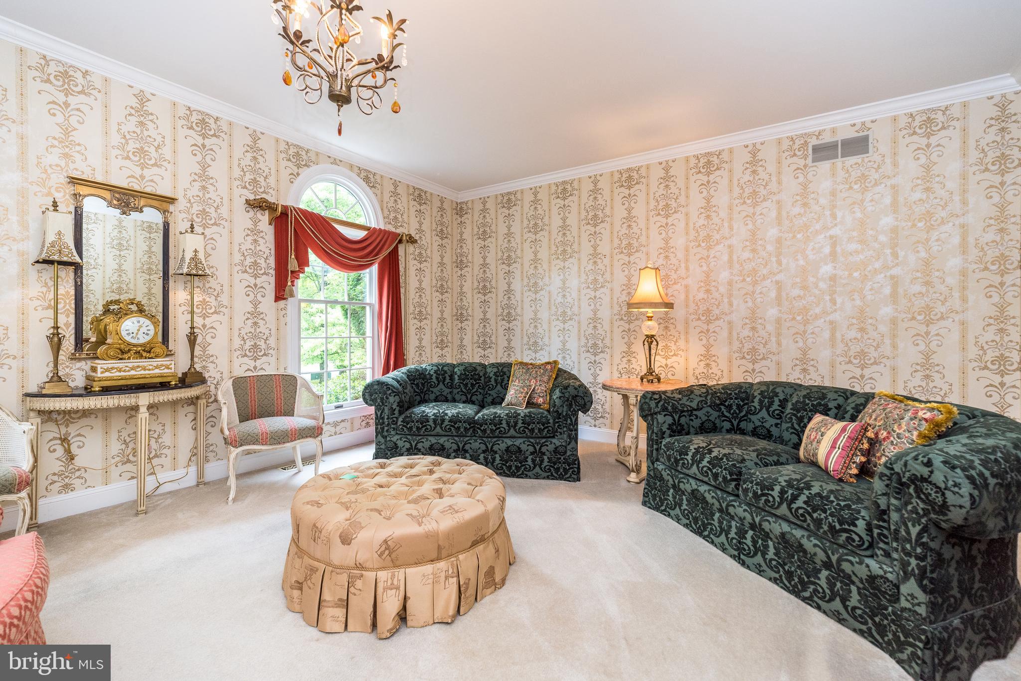 GWYNEDD KNOLL - Residential