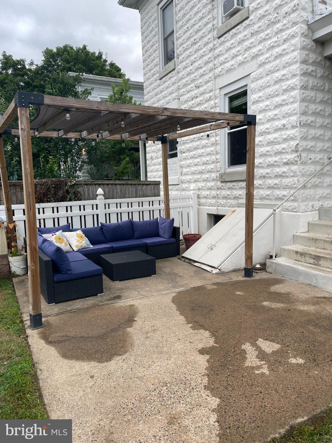 PENNSBURG - Residential