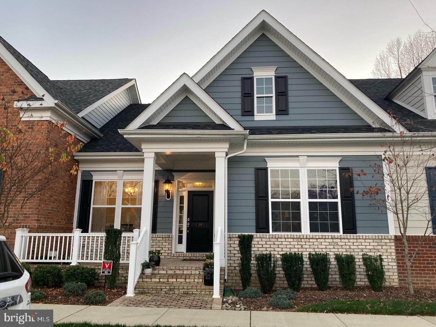 Spacious 3 bedroom, 3 bath home. Located in the highly sought-after Steeplechase community, you’ll be able to enjoy walking trails, a clubhouse, pool, playground, and more—all just five minutes from town.