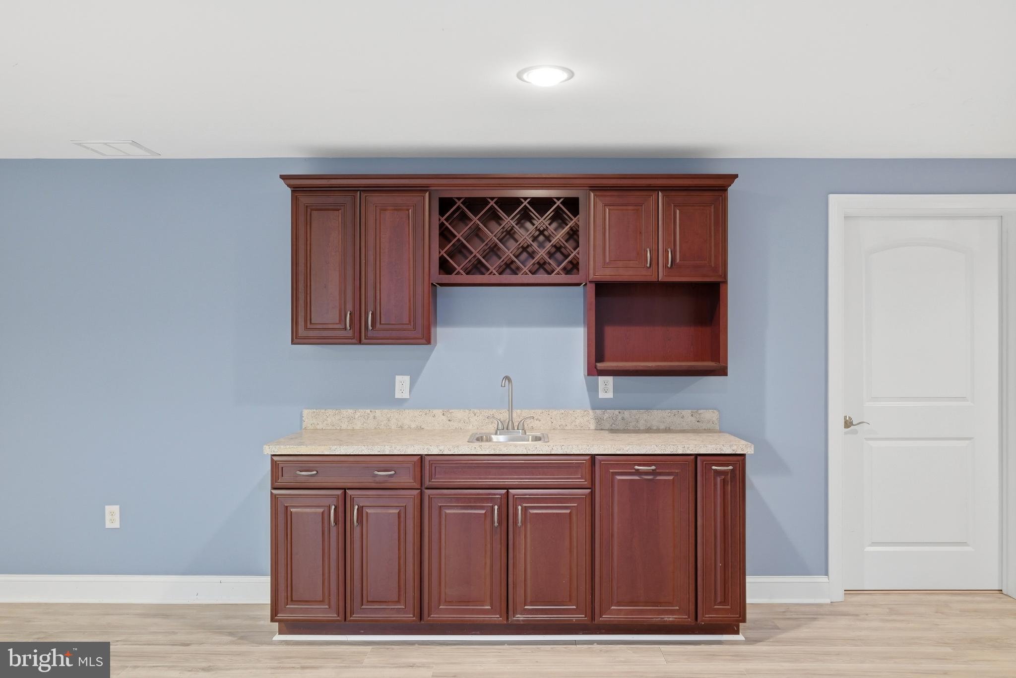 RAVEN POINTE - Residential