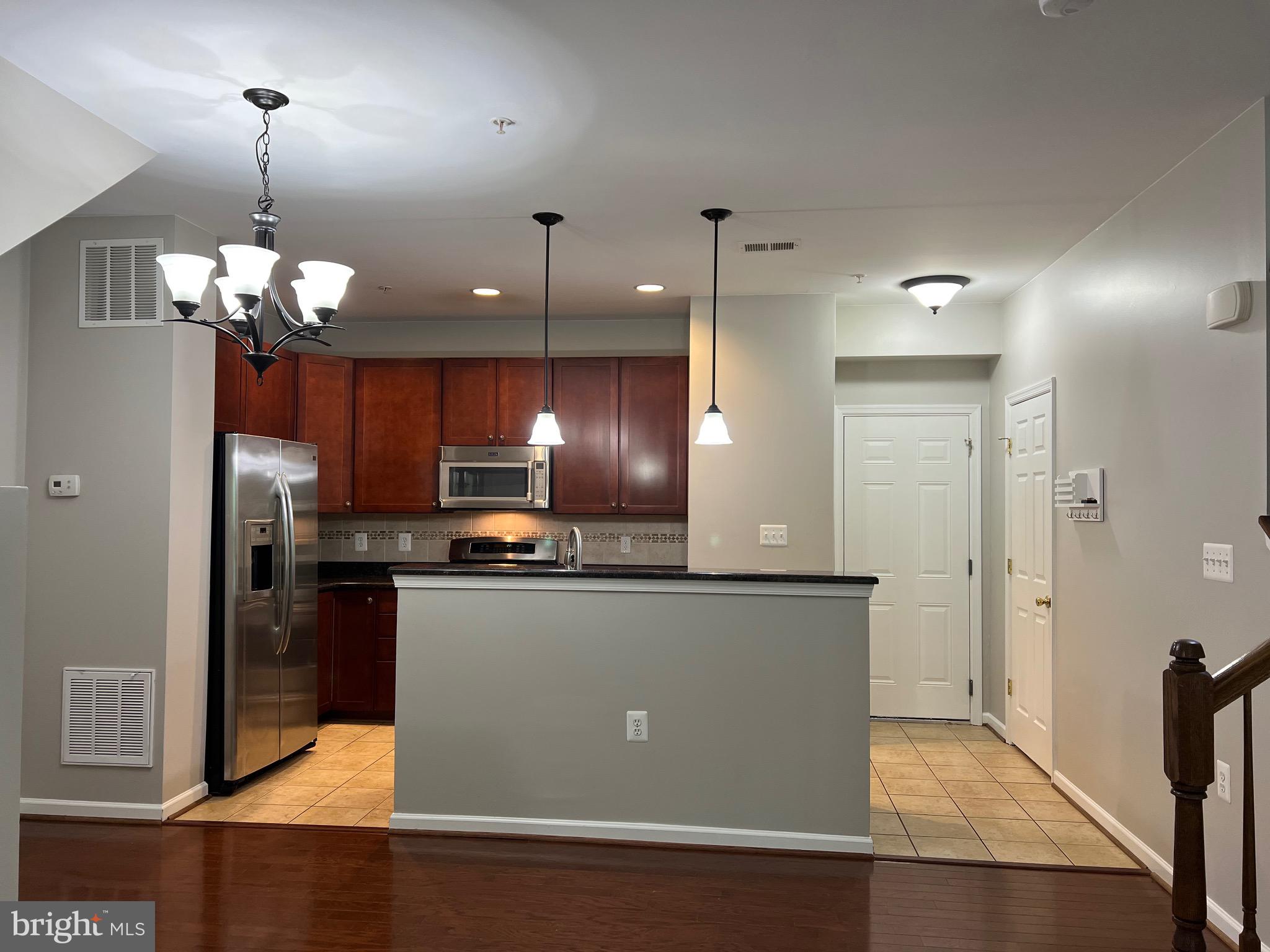 MARKET CENTER CONDOMINIUM - Residential Lease