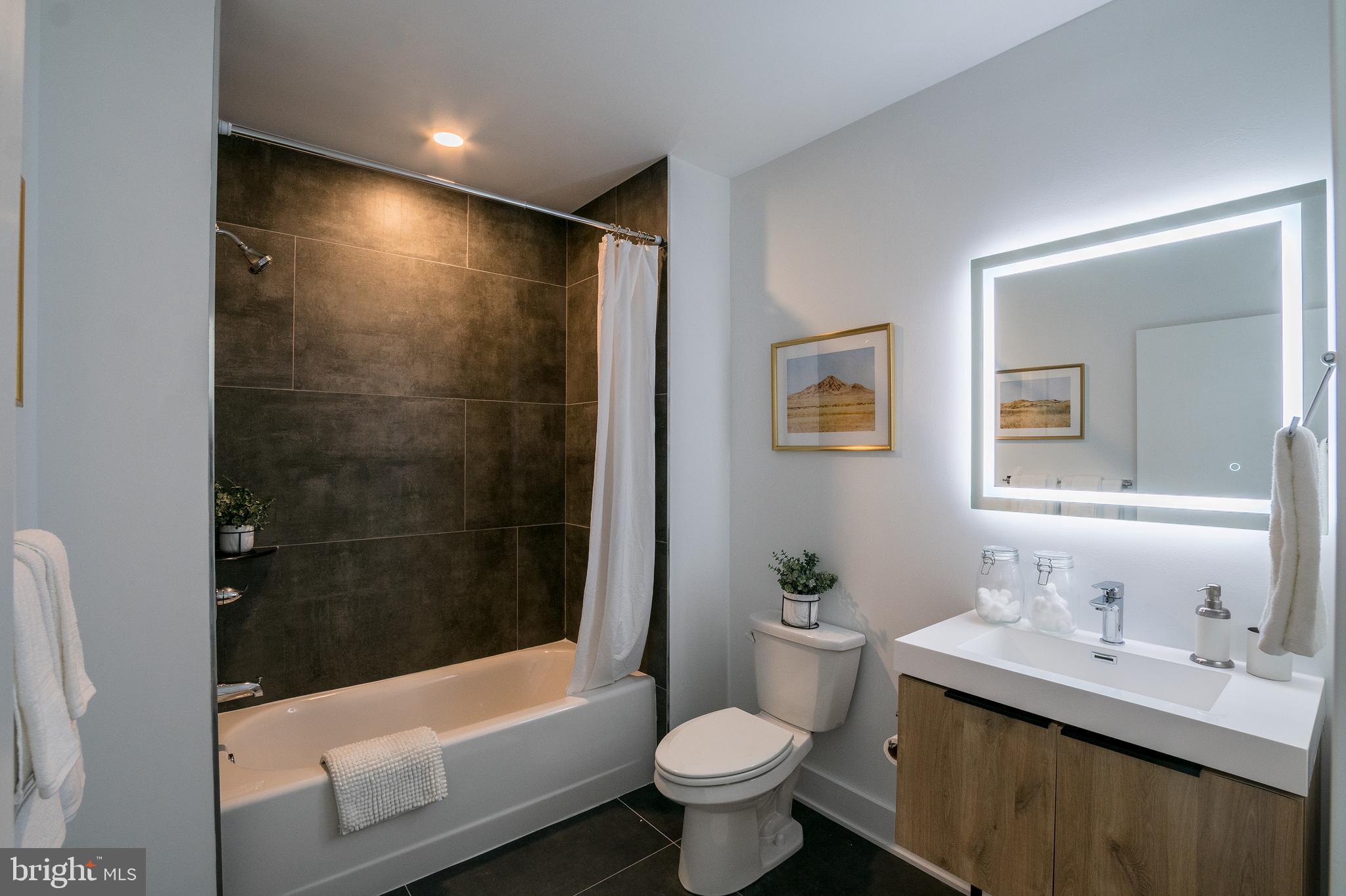GRADUATE HOSPITAL - Residential Lease