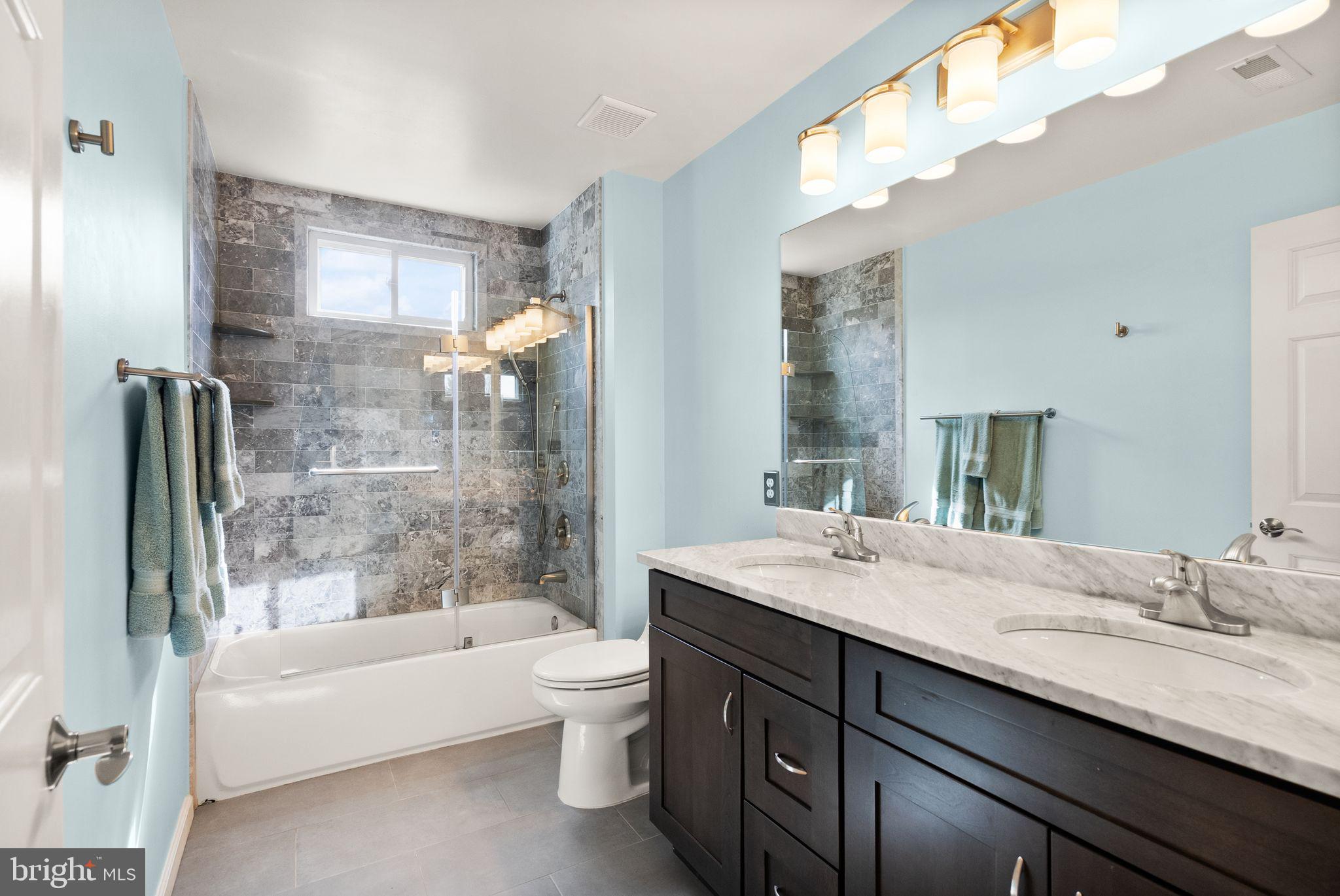ASHBURN VILLAGE - Residential