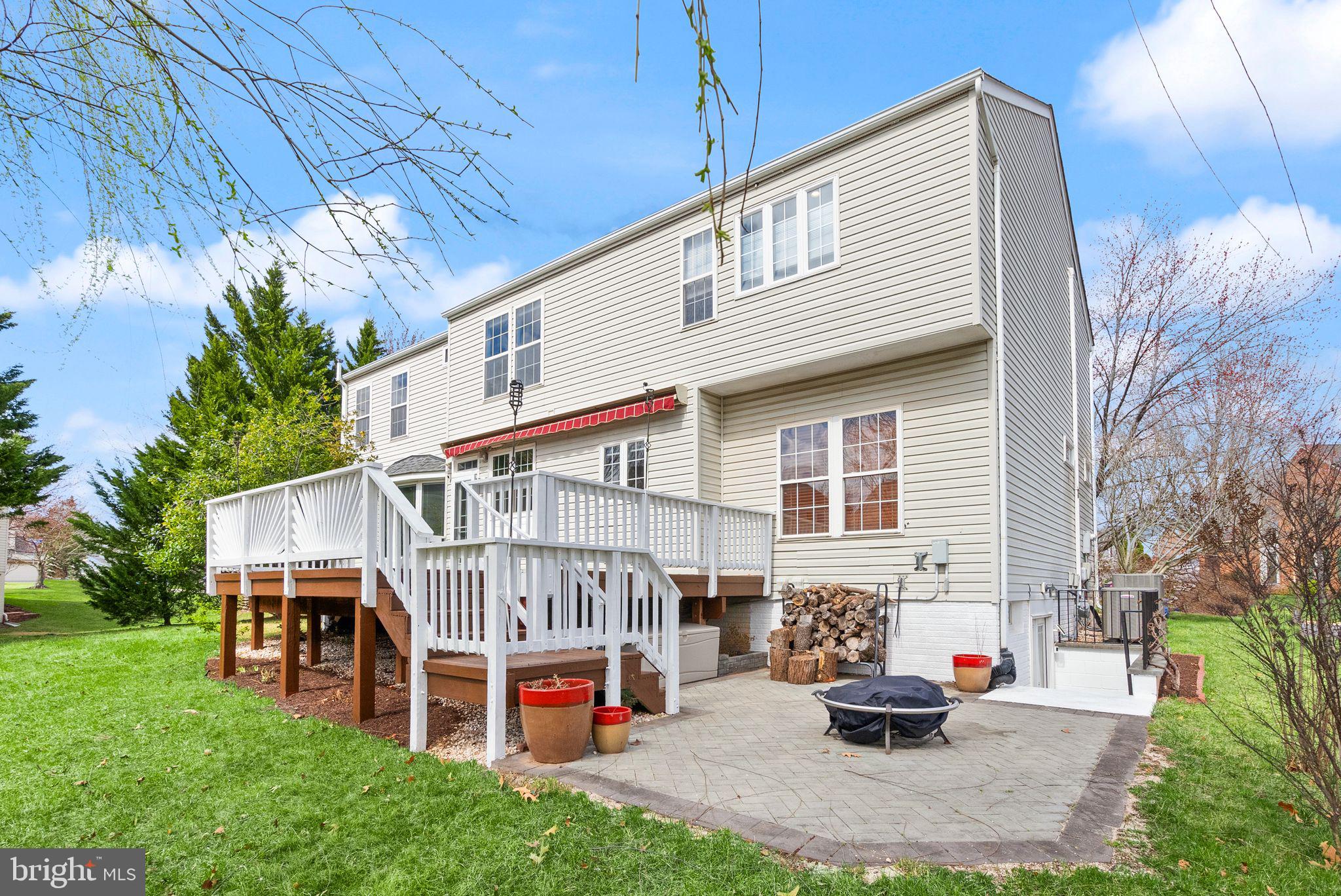 ASHBURN VILLAGE - Residential