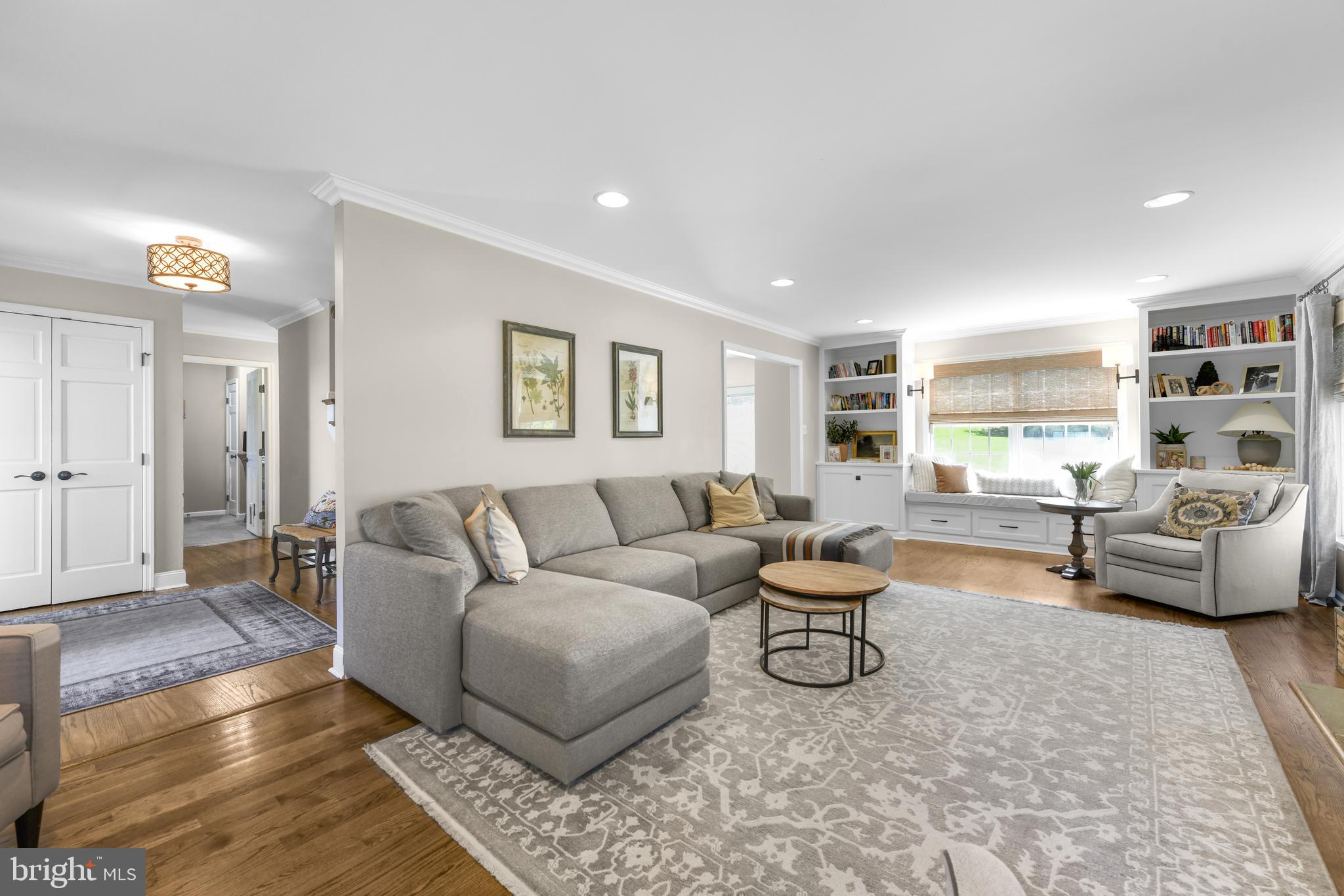 THE OAKS - Residential