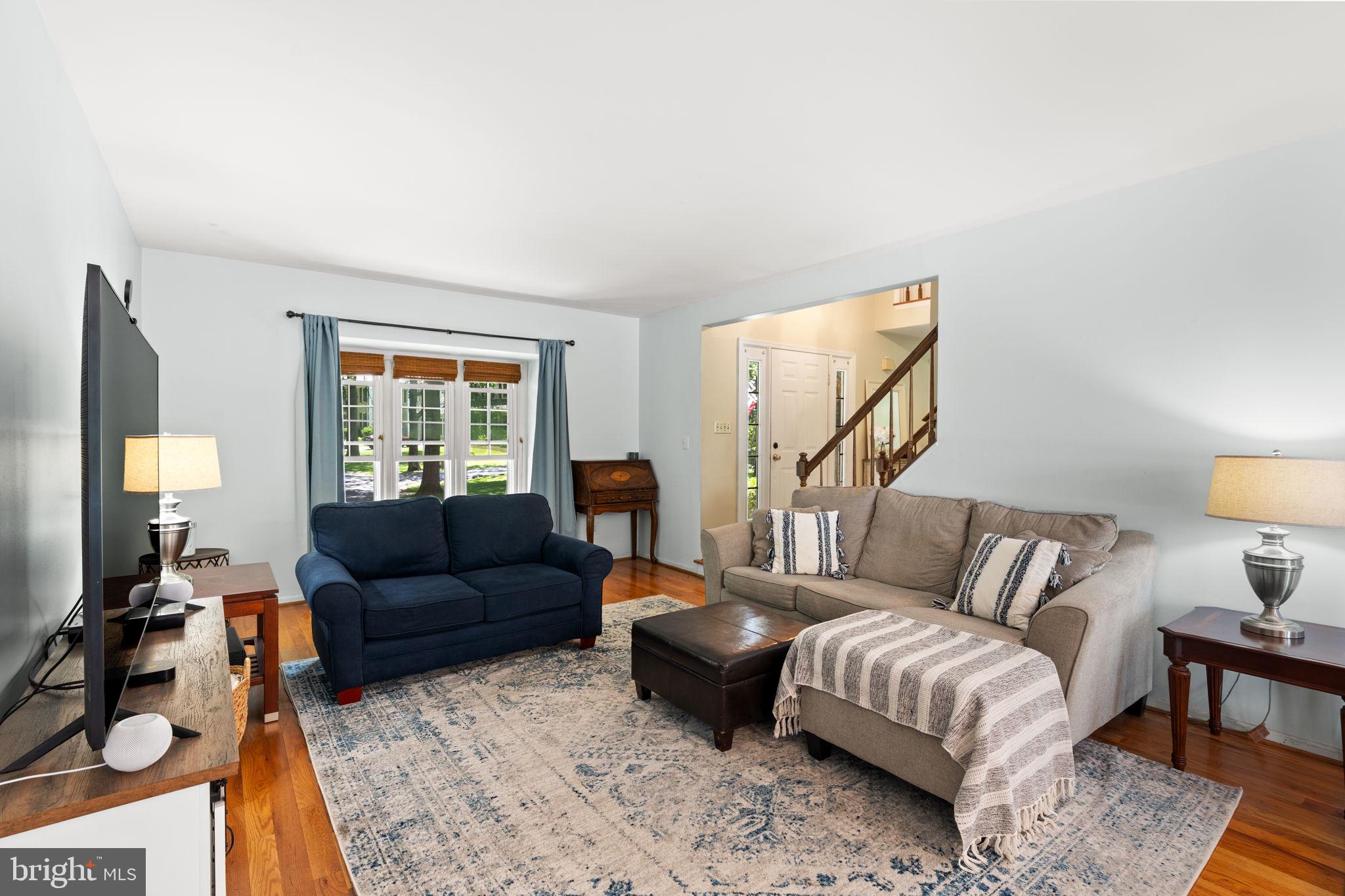 THE DOWNS - MONTG VILL - Residential