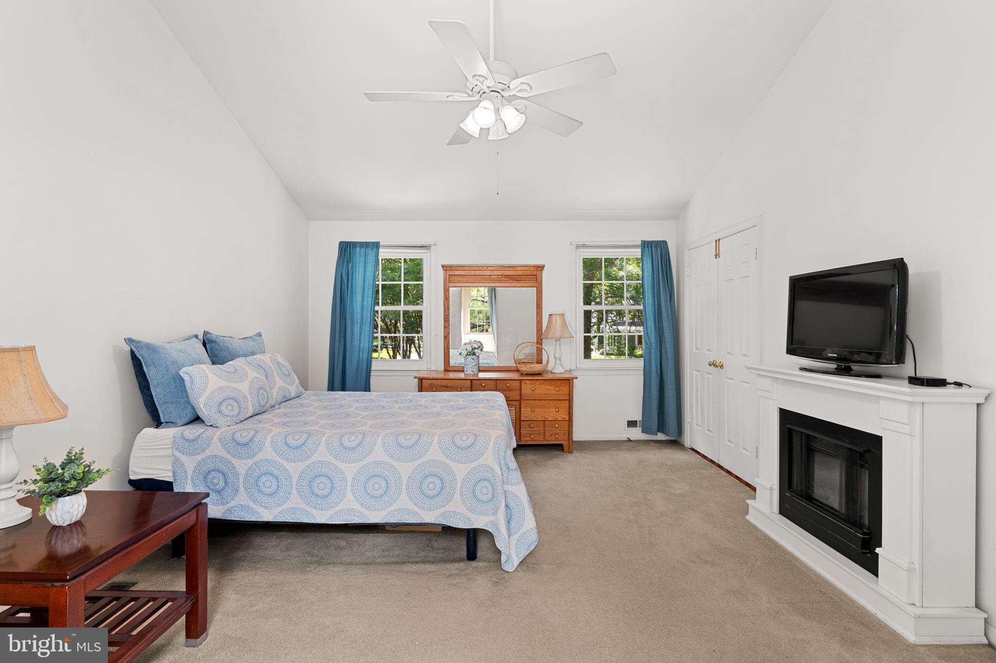 THE DOWNS - MONTG VILL - Residential