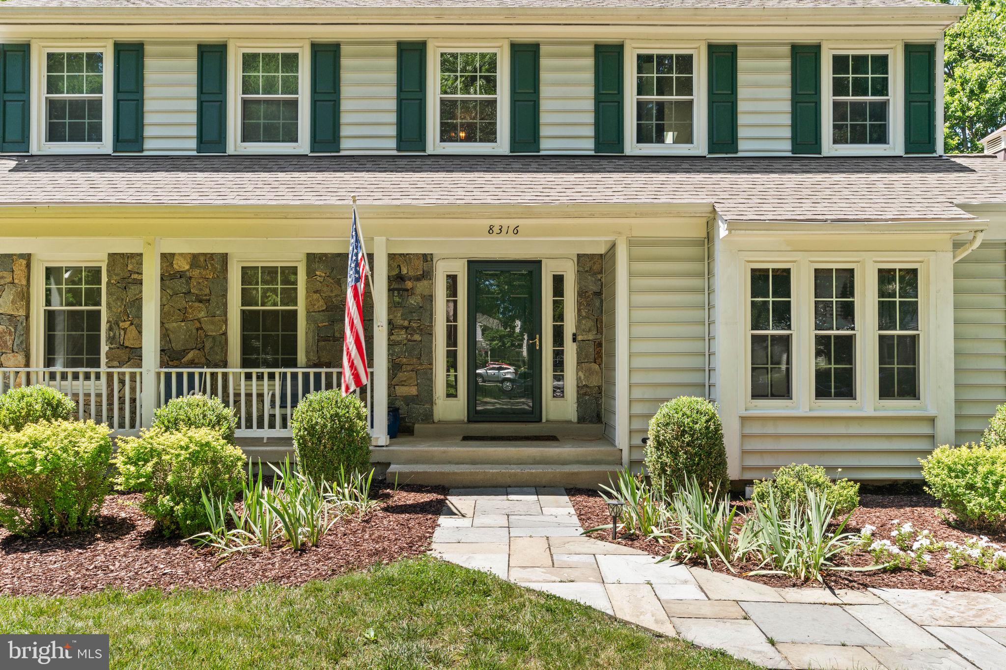 THE DOWNS - MONTG VILL - Residential