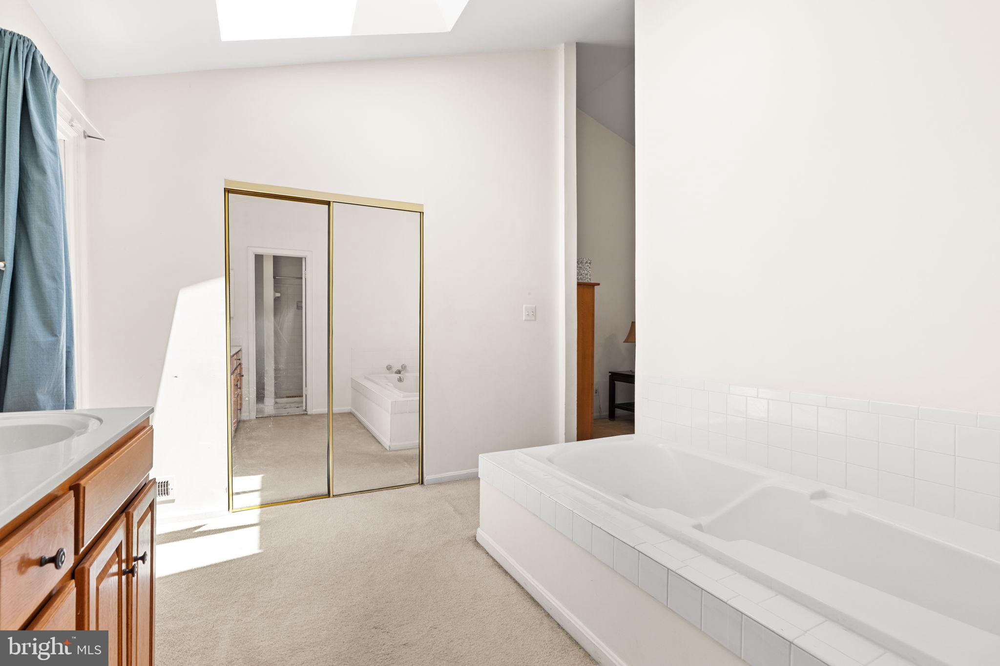 THE DOWNS - MONTG VILL - Residential