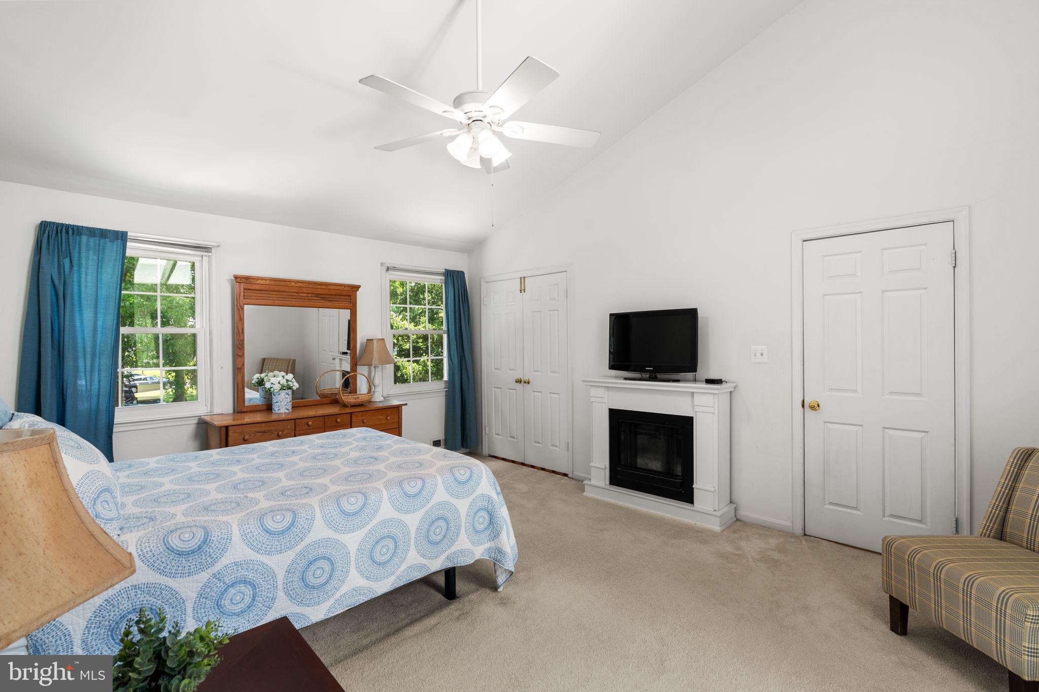 THE DOWNS - MONTG VILL - Residential
