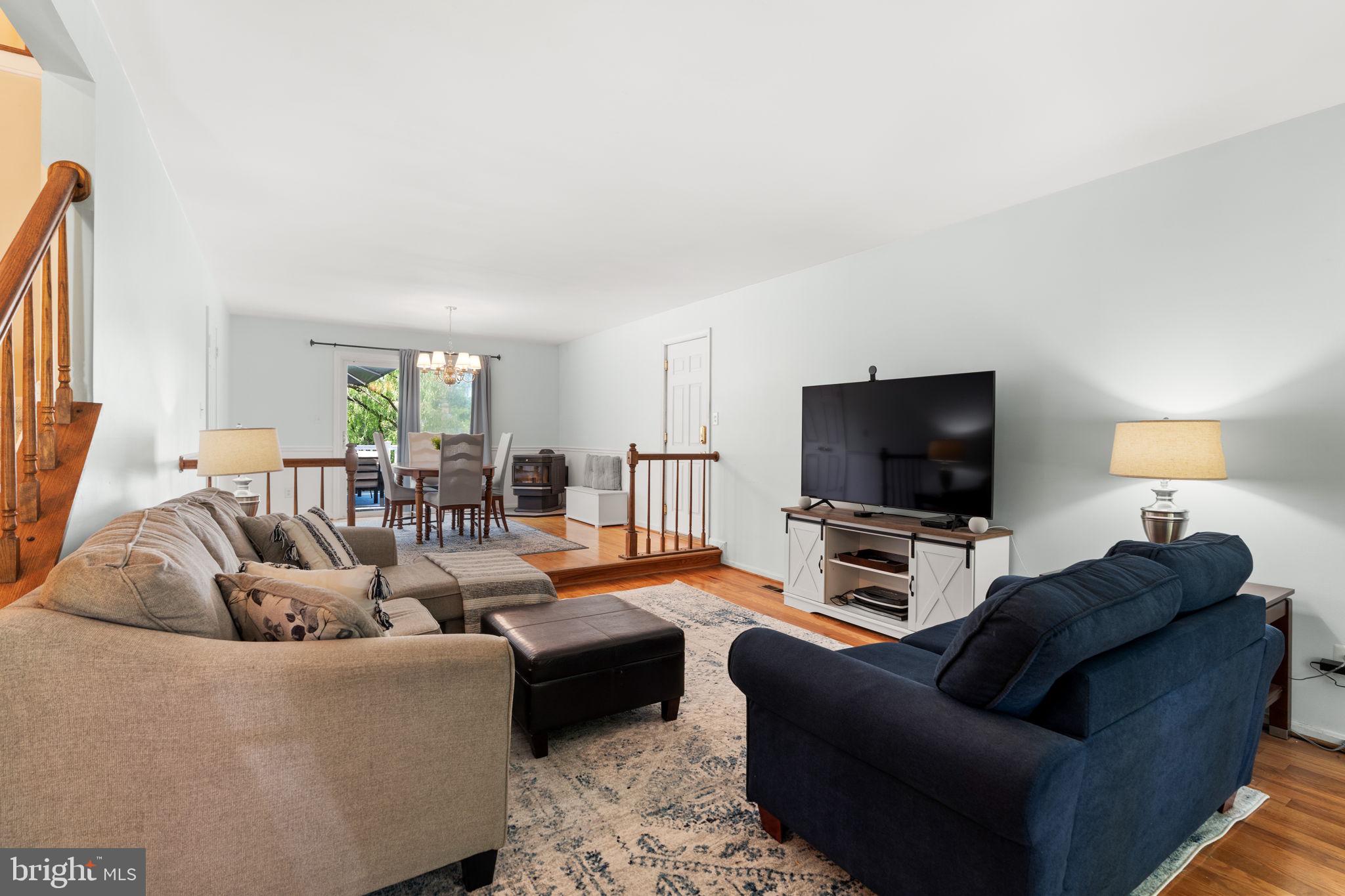 THE DOWNS - MONTG VILL - Residential