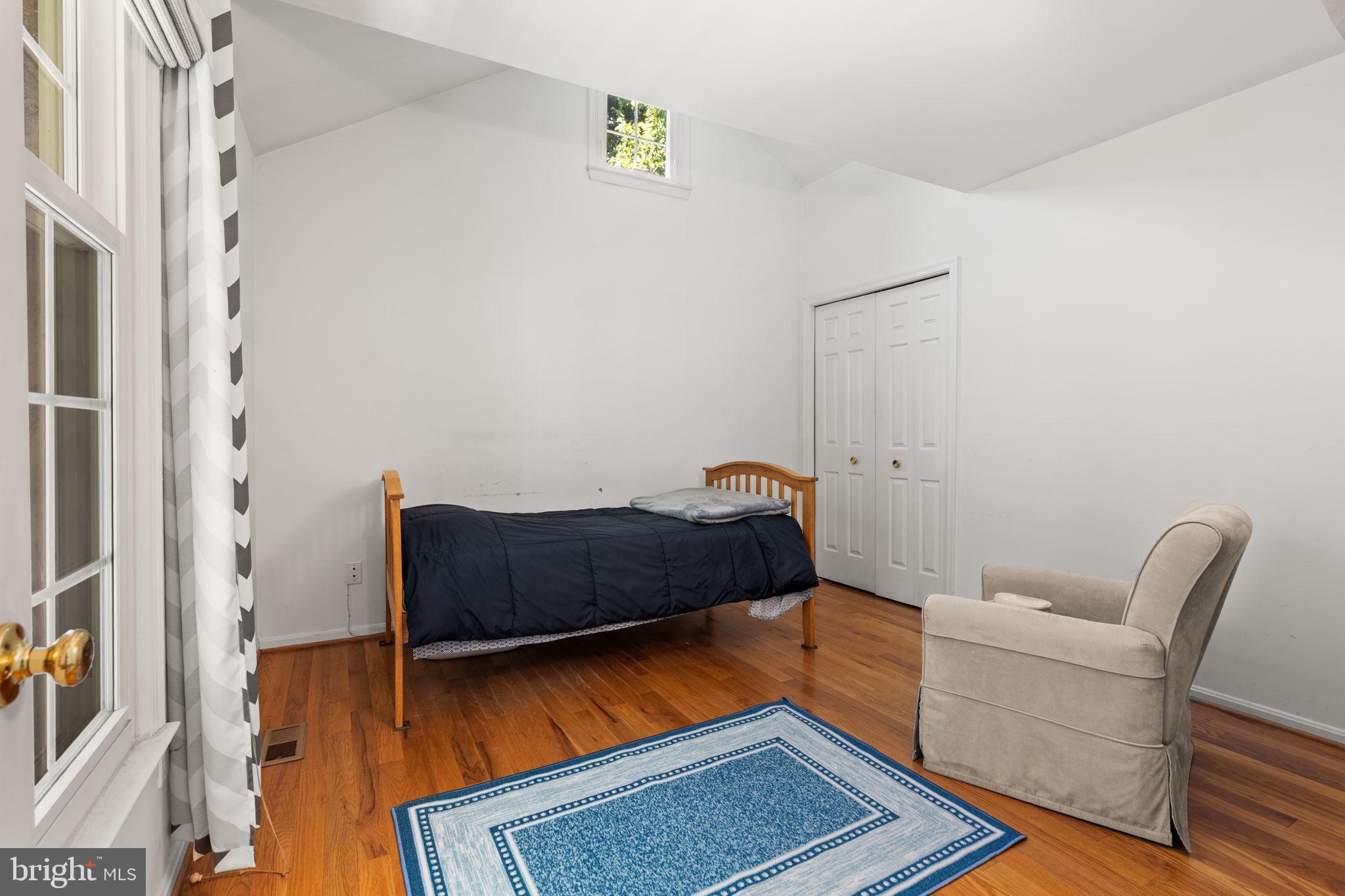 THE DOWNS - MONTG VILL - Residential