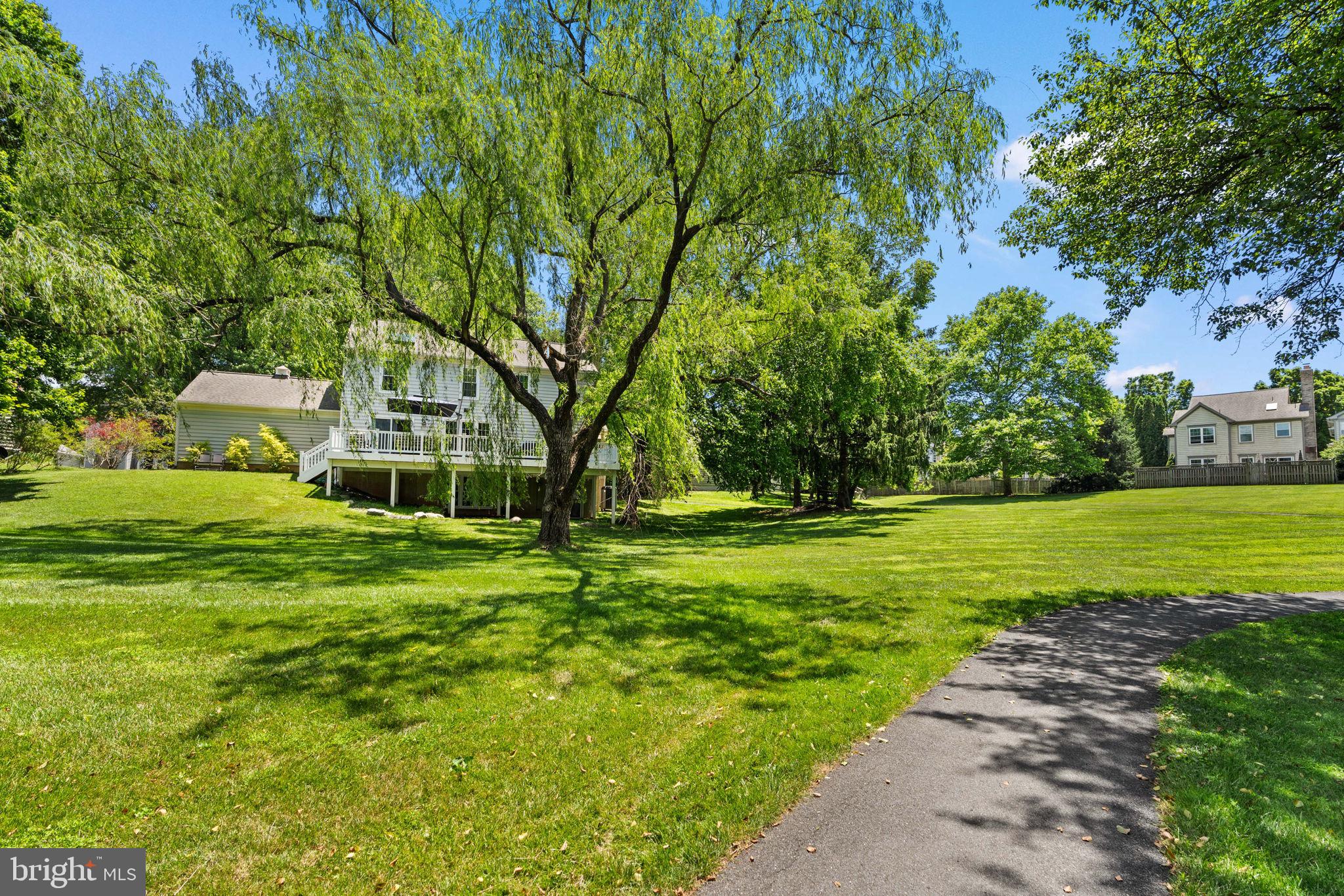 THE DOWNS - MONTG VILL - Residential