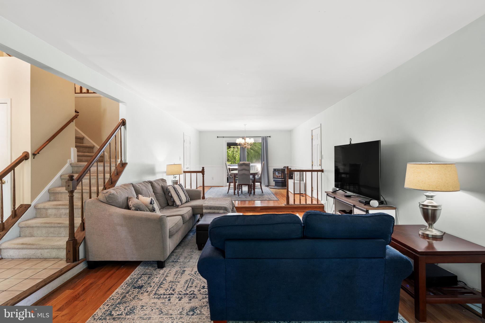 THE DOWNS - MONTG VILL - Residential