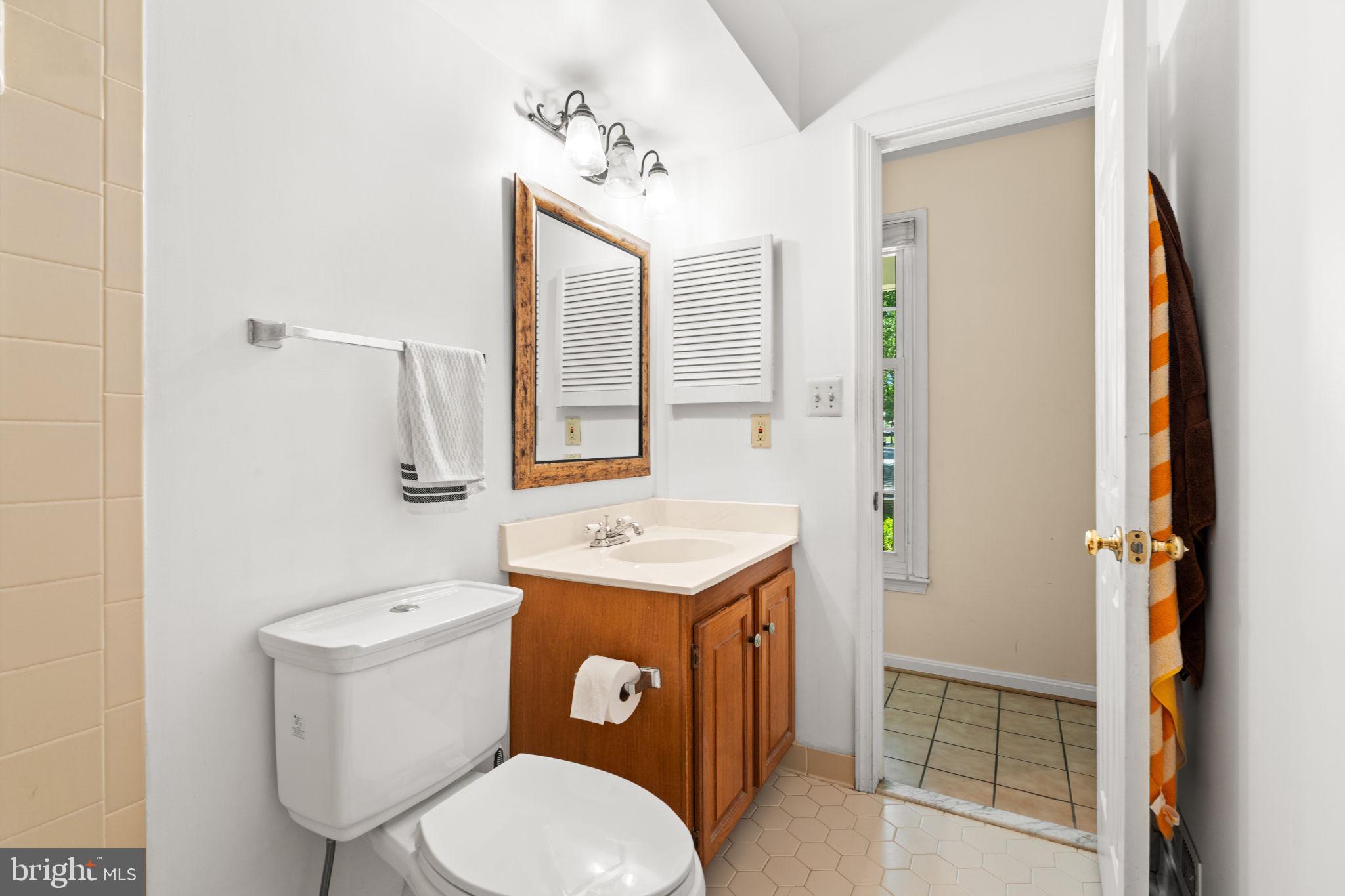 THE DOWNS - MONTG VILL - Residential