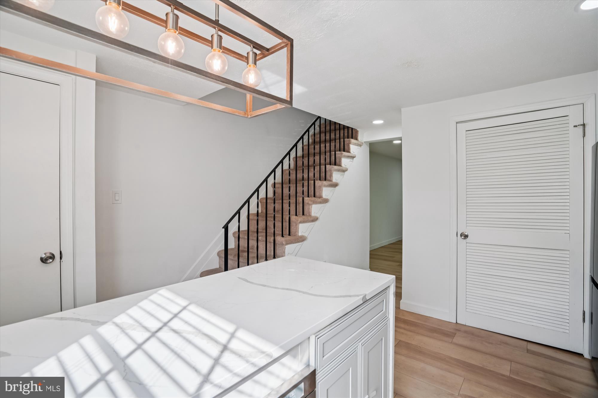 WINDMILL SQUARE - Residential