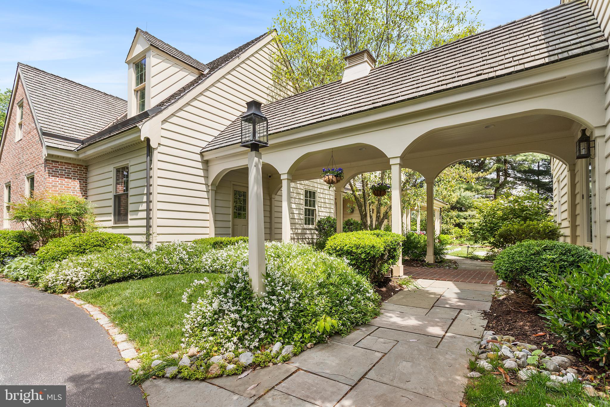 RADNOR HUNT - Residential