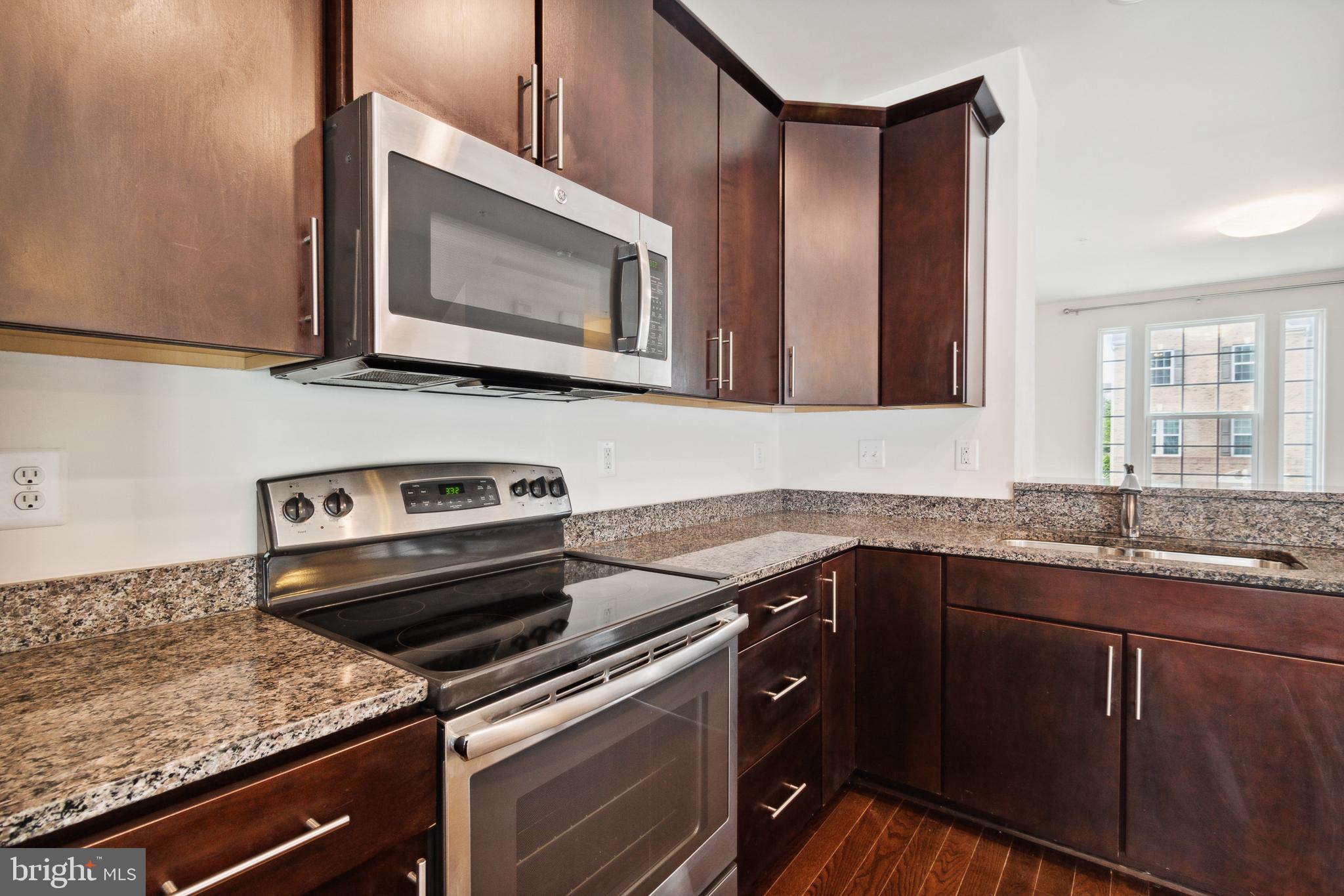 HOWARD SQUARE - Residential