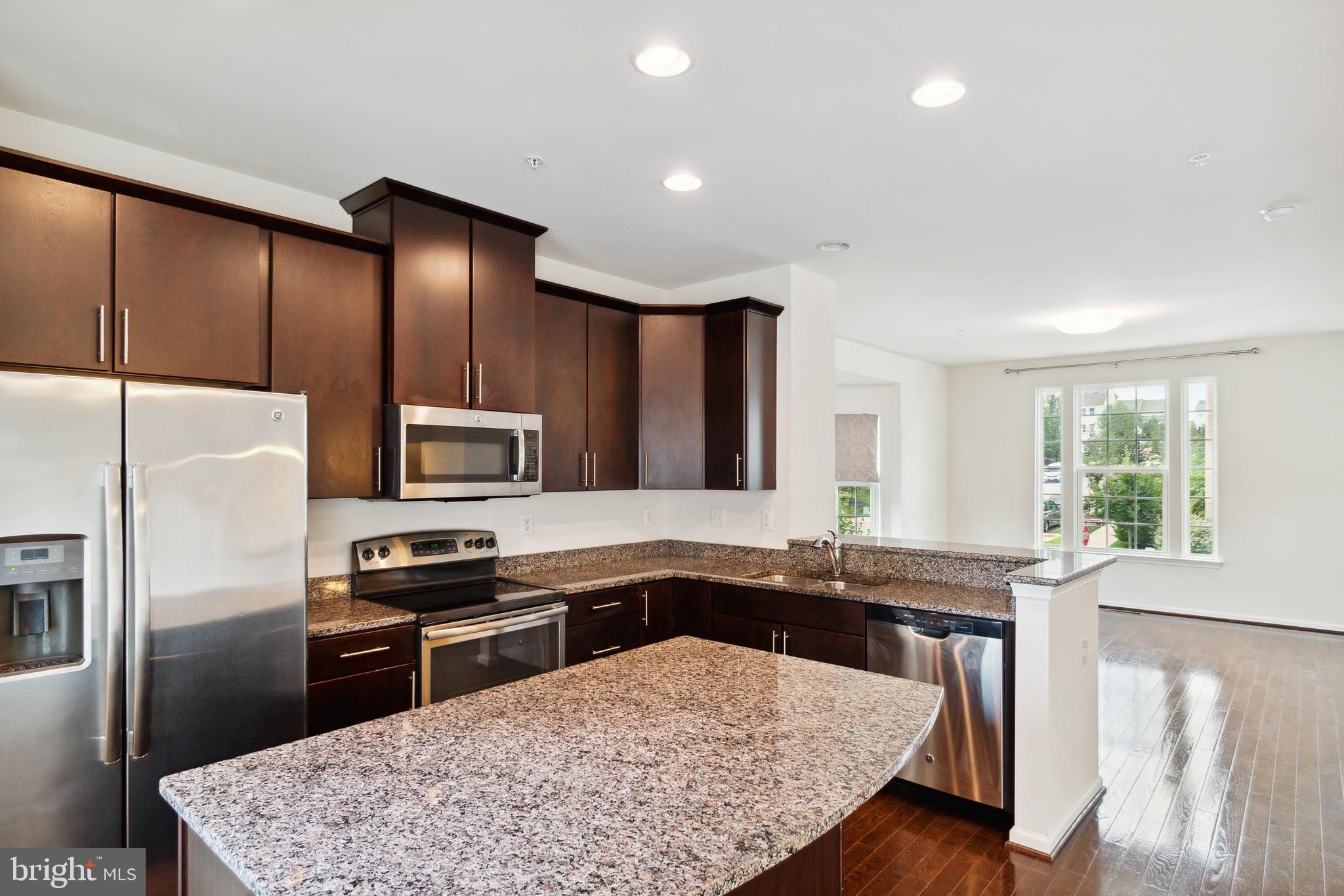 HOWARD SQUARE - Residential