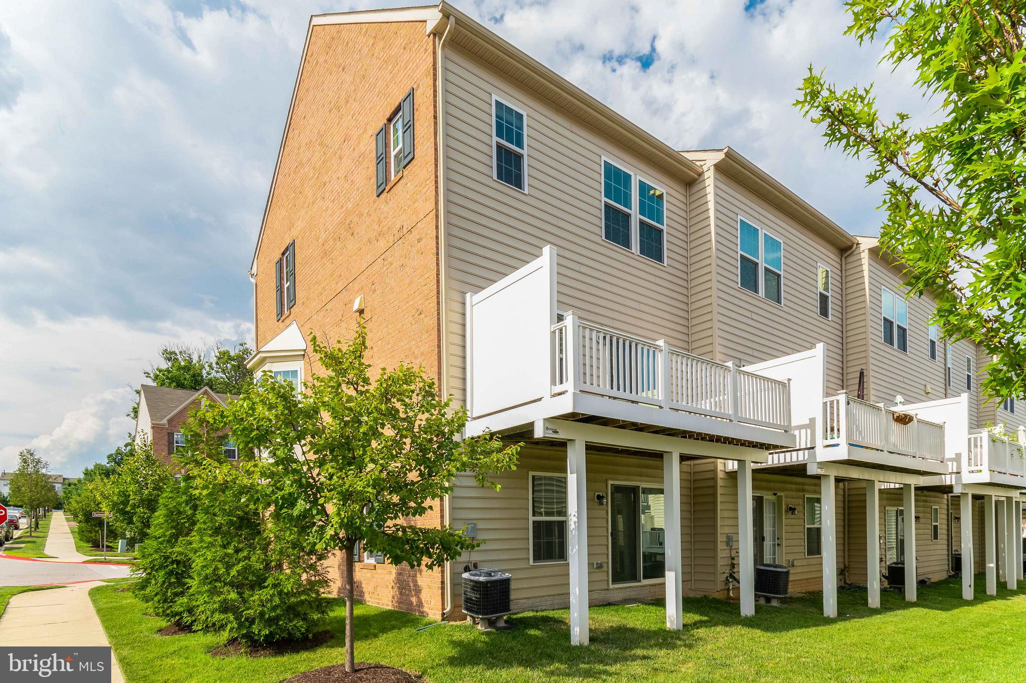 HOWARD SQUARE - Residential