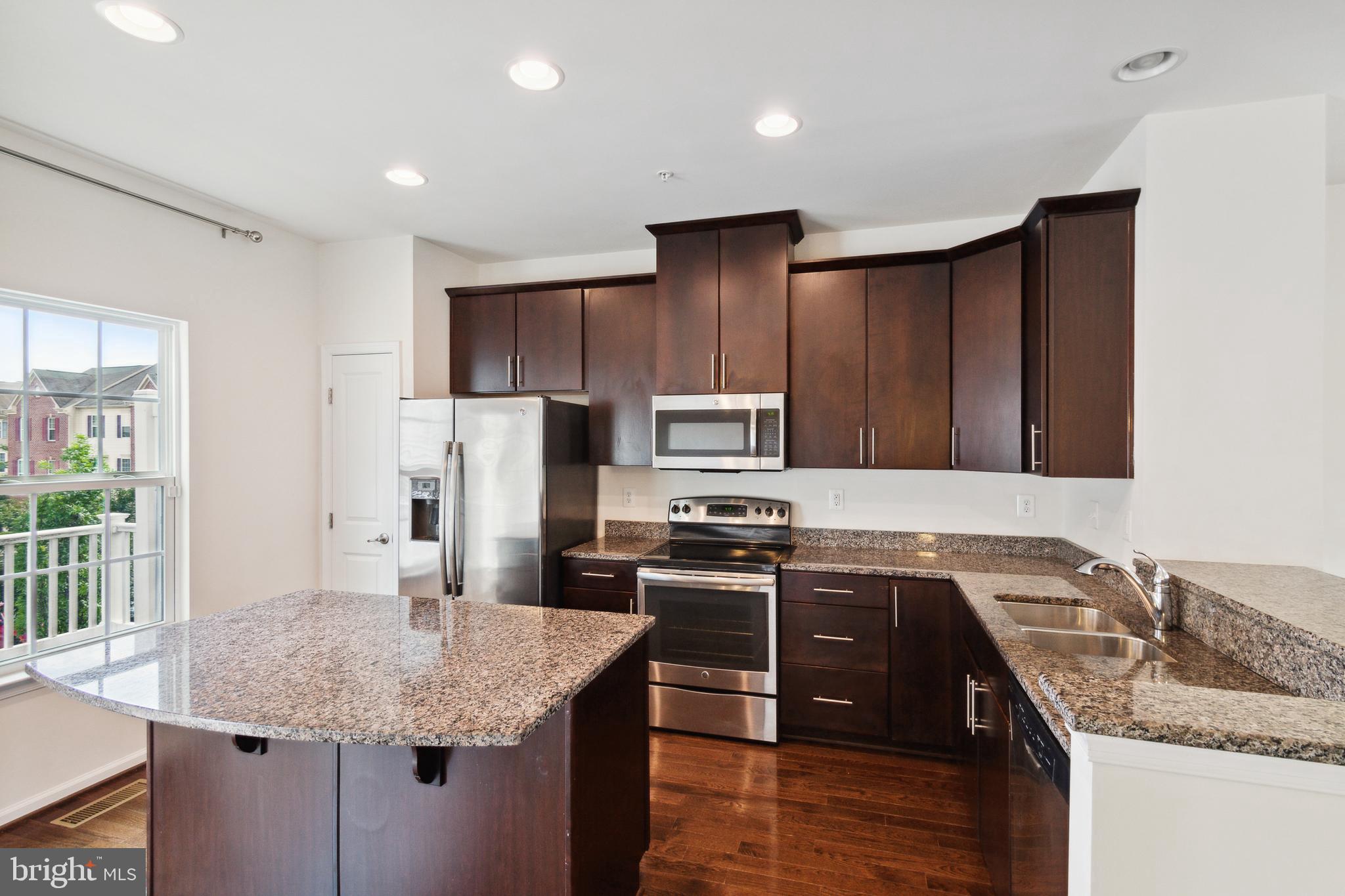 HOWARD SQUARE - Residential