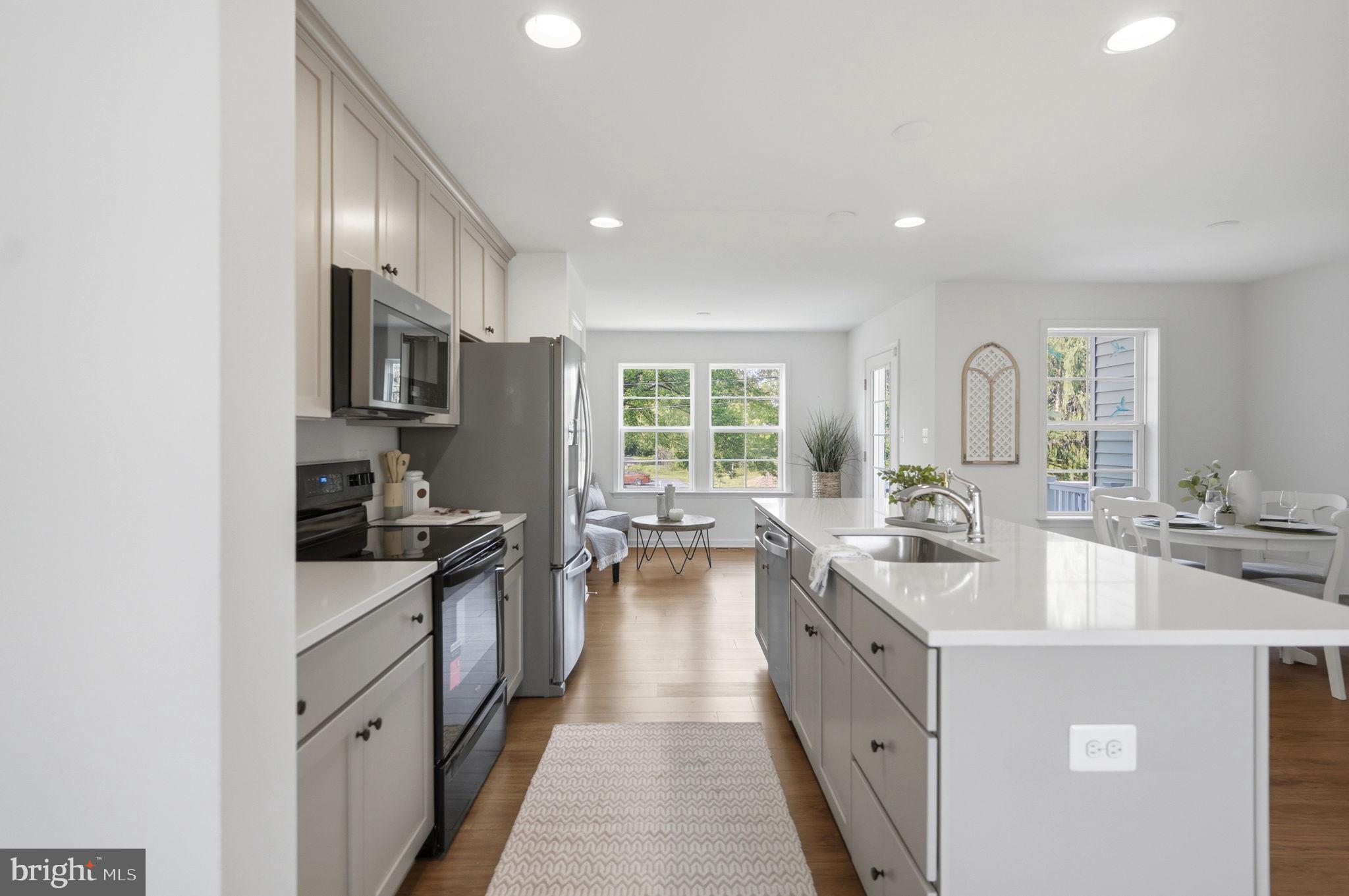 TOWNES AT TATE MANOR - Residential