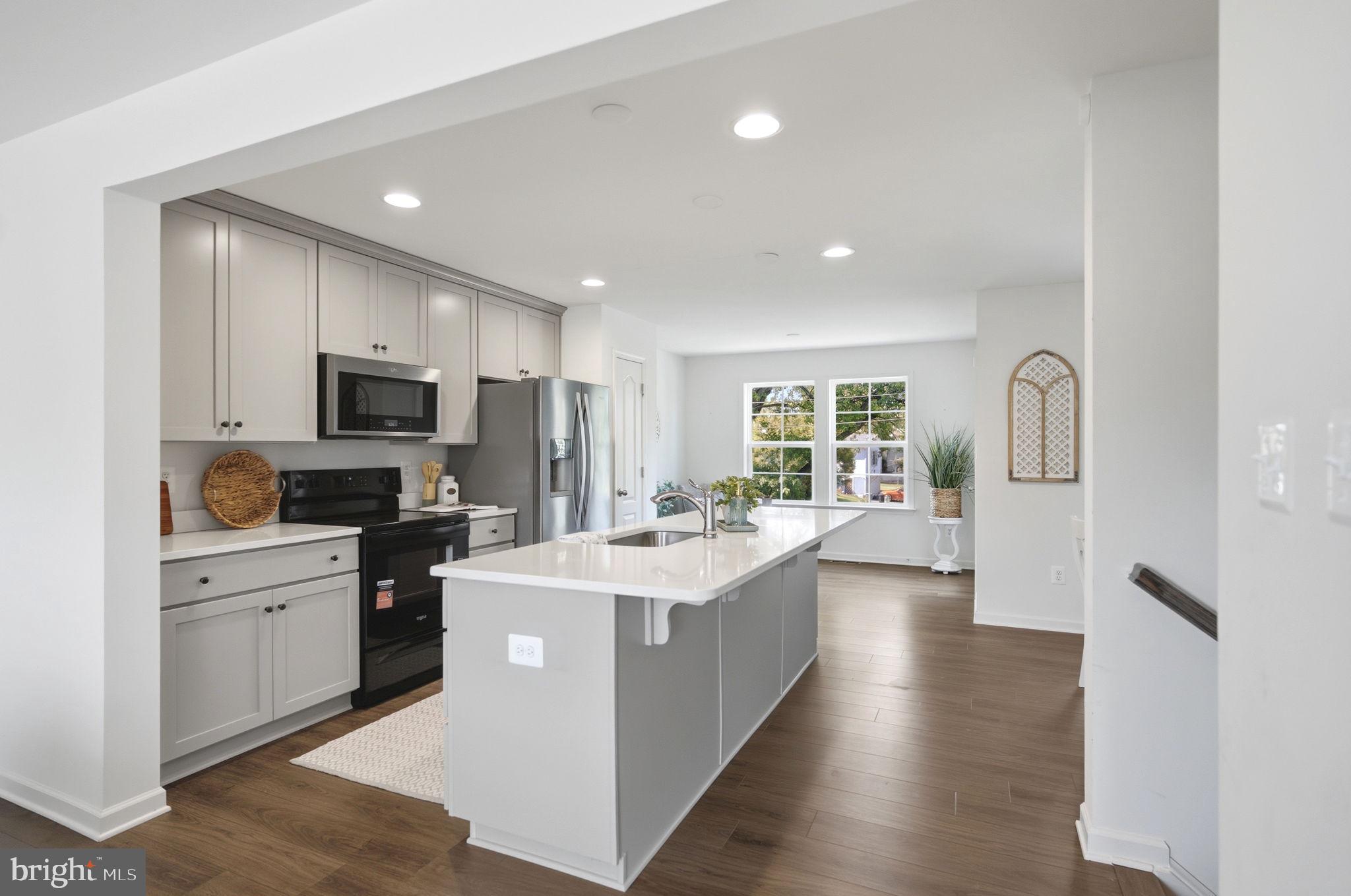 TOWNES AT TATE MANOR - Residential